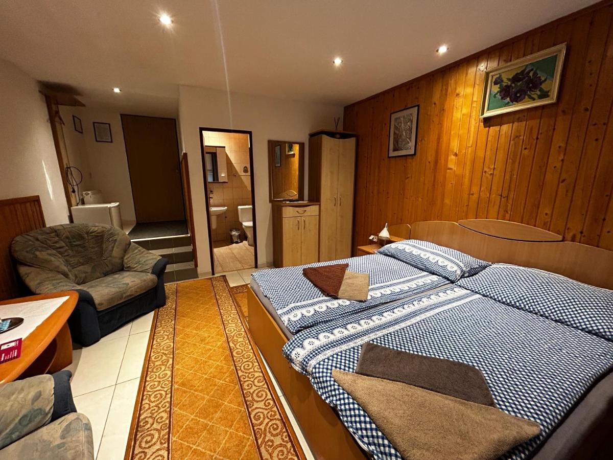 Deluxe Double or Twin Room photo 1