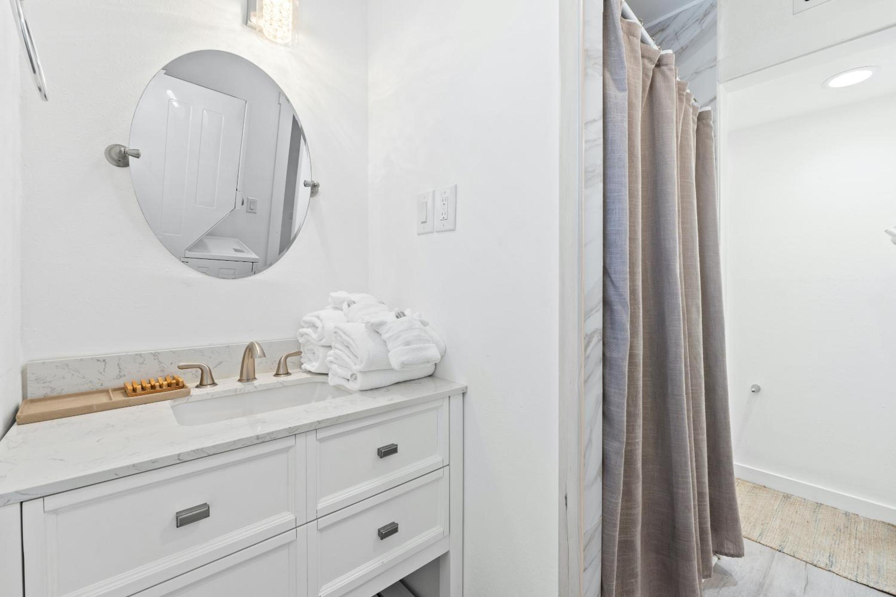 Two-Bedroom Townhouse - Photo 19