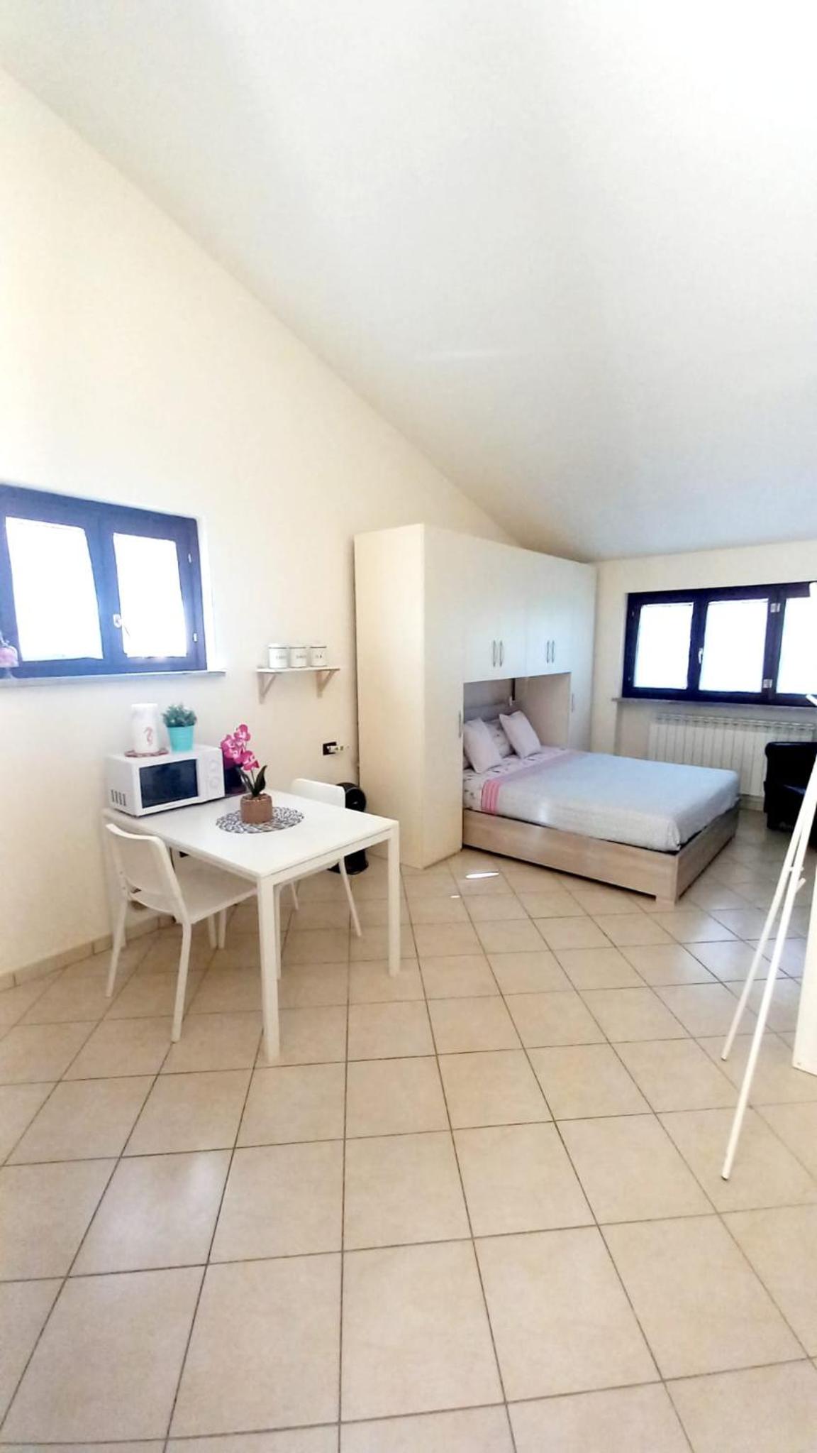 One-Bedroom Apartment - Photo 21