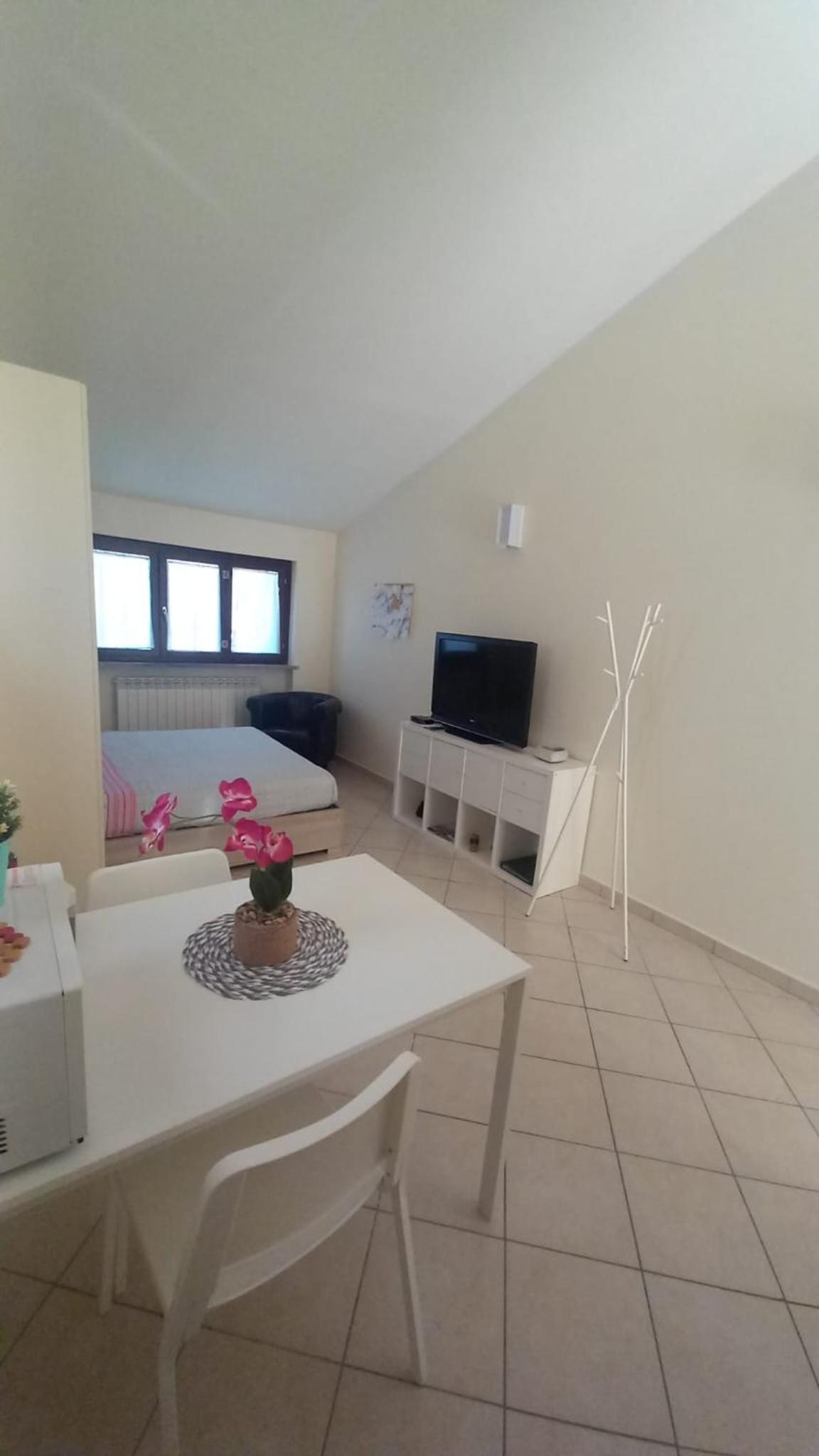 One-Bedroom Apartment - Photo 23