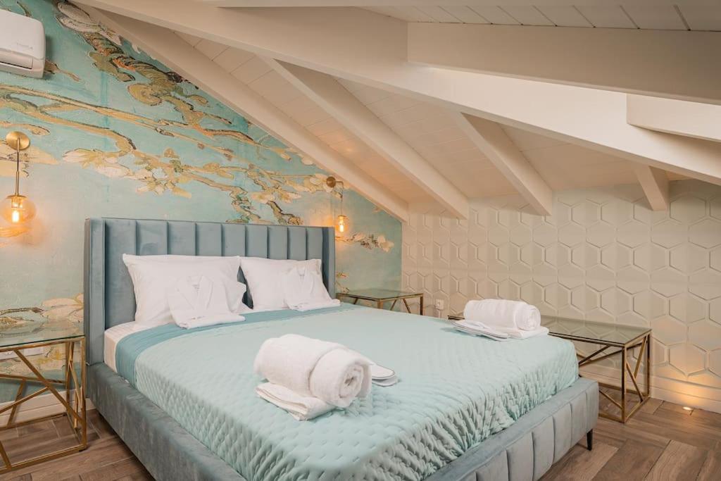 Villa photo 1