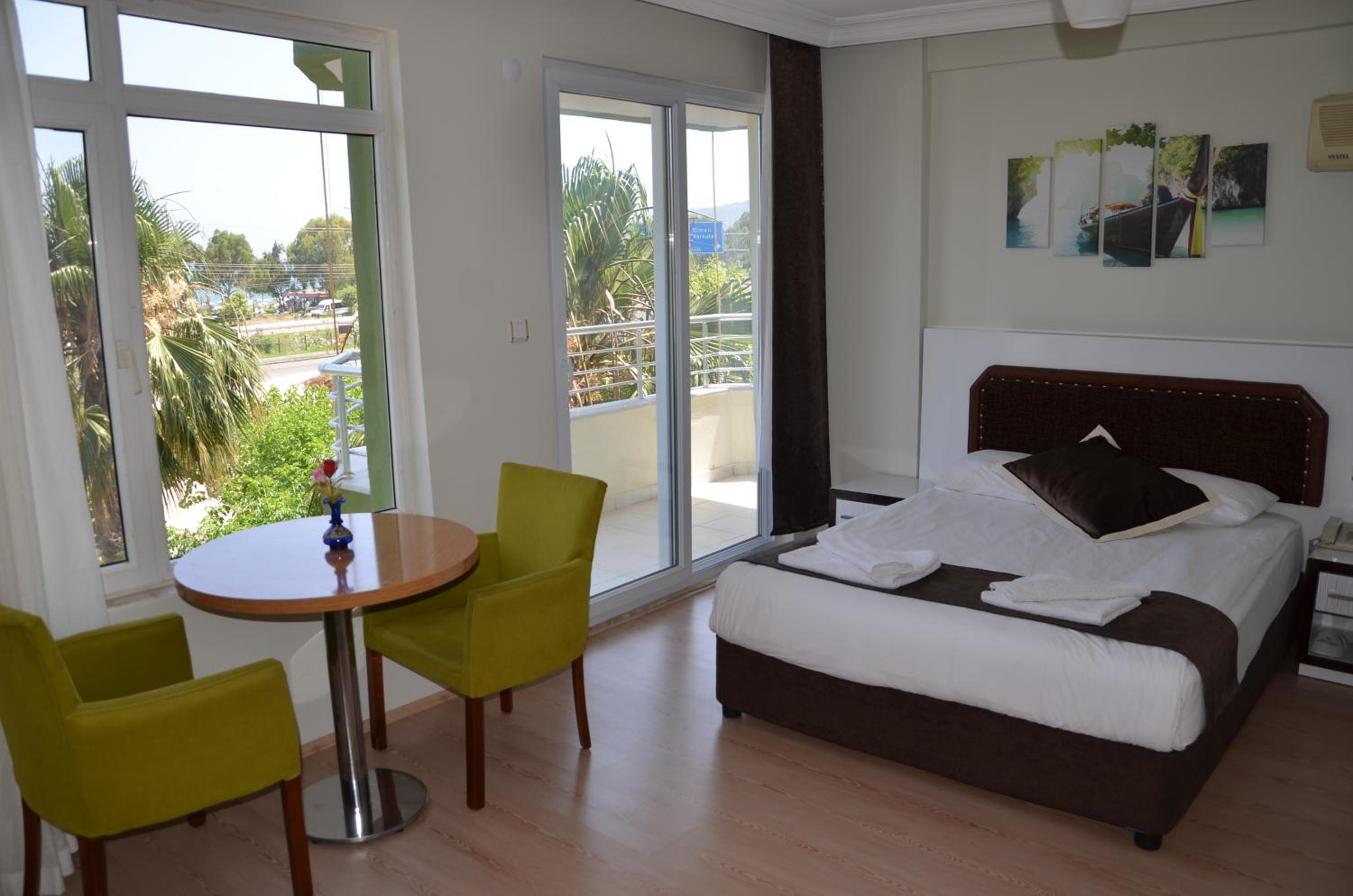 Superior Triple Room with Sea View photo 3