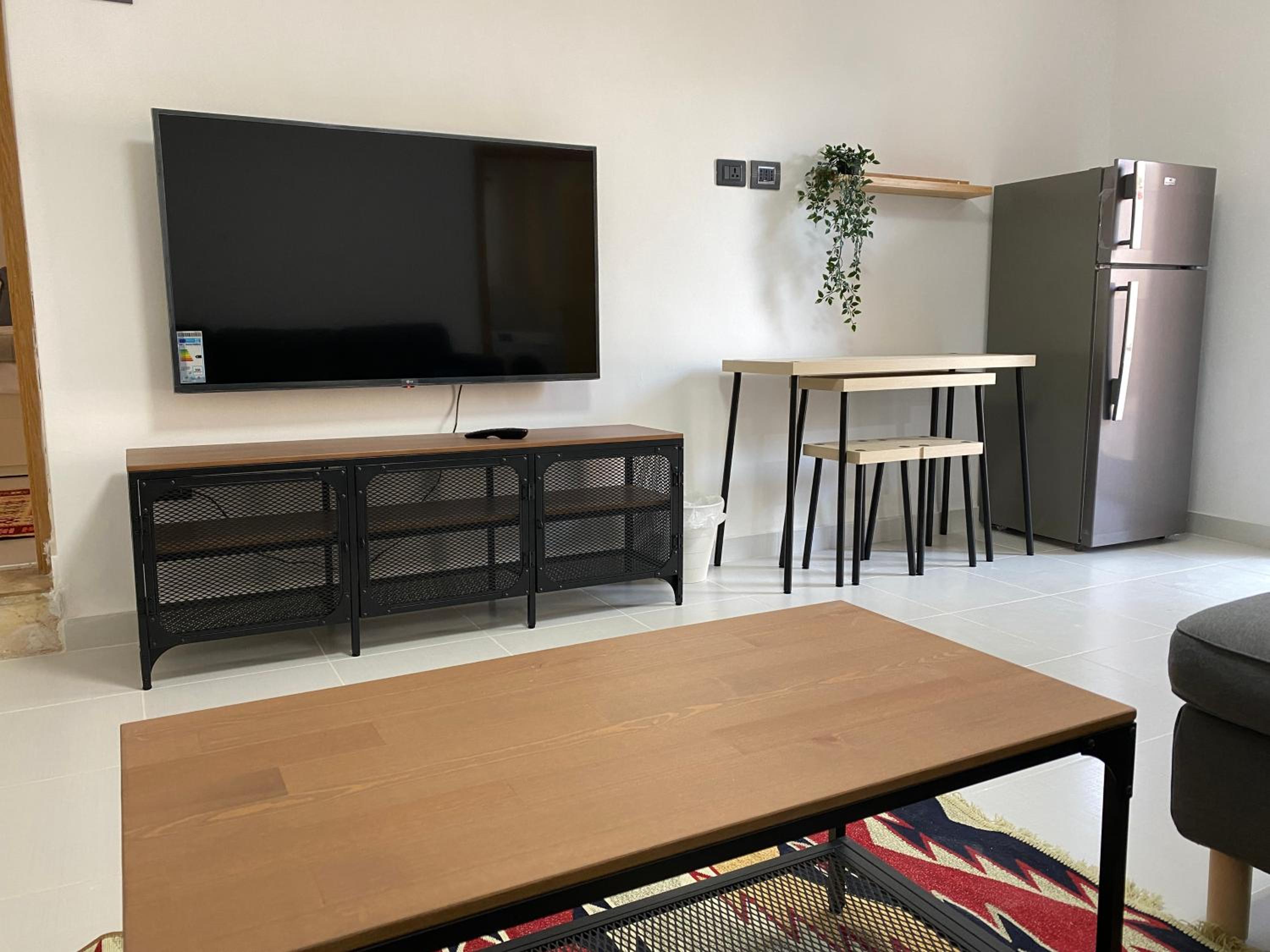 Studio Apartment - Photo 8