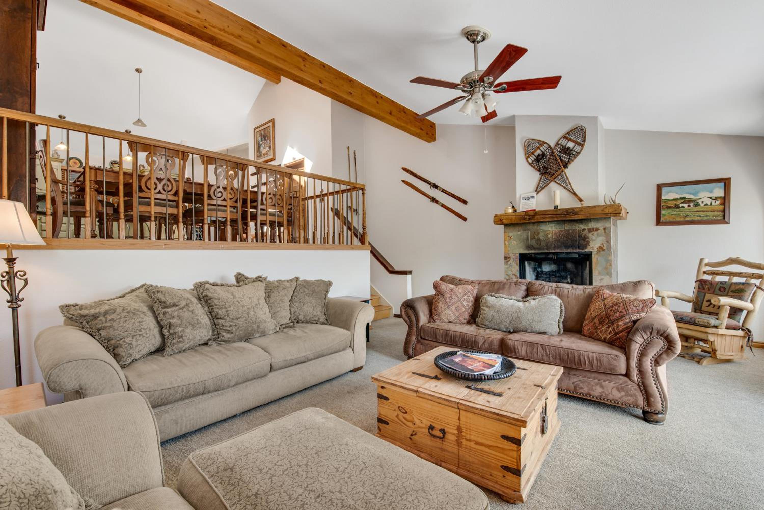 Eight-Bedroom House photo 2