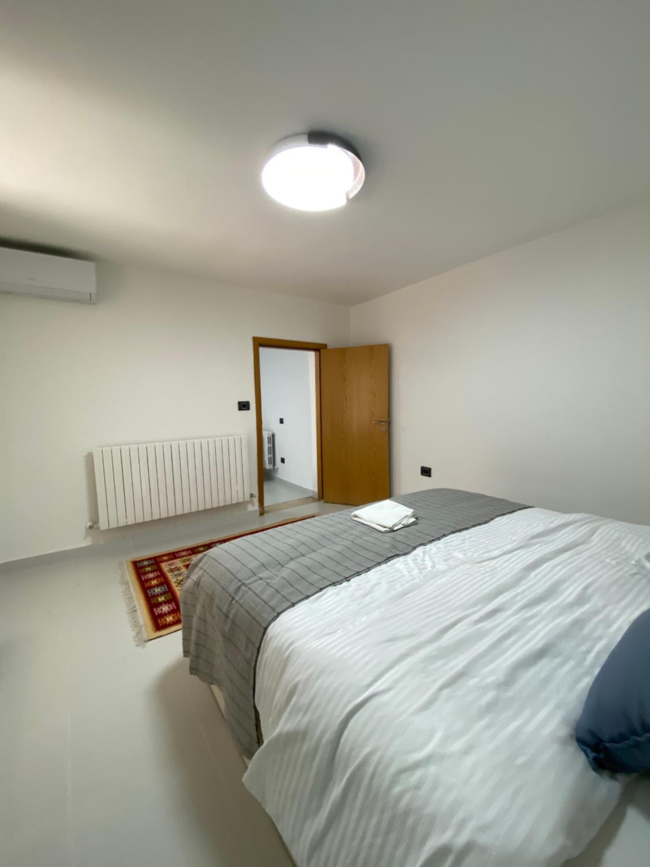 Studio Apartment - Photo 11