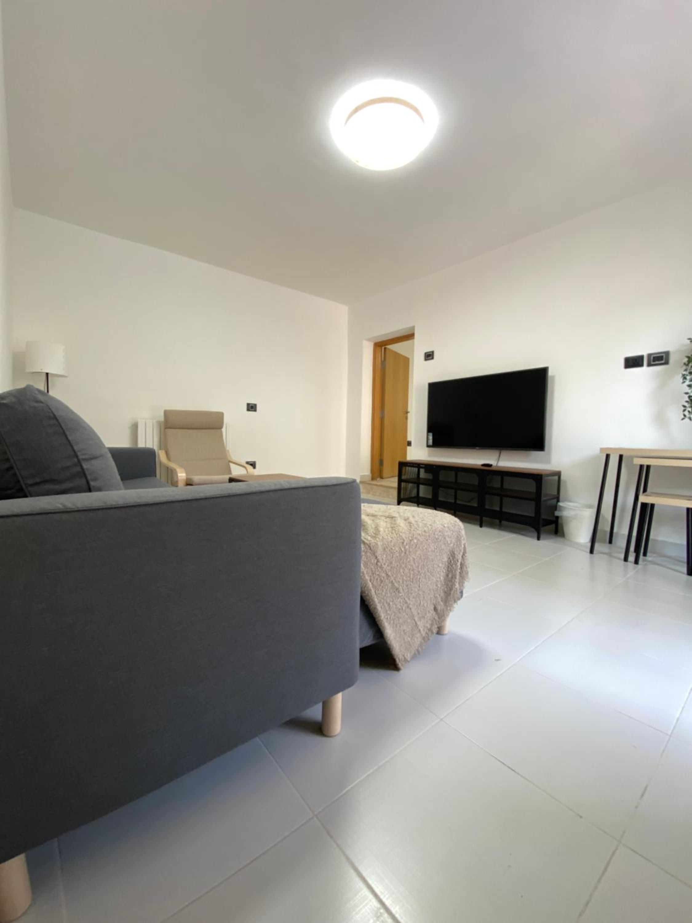 Studio Apartment - Photo 13