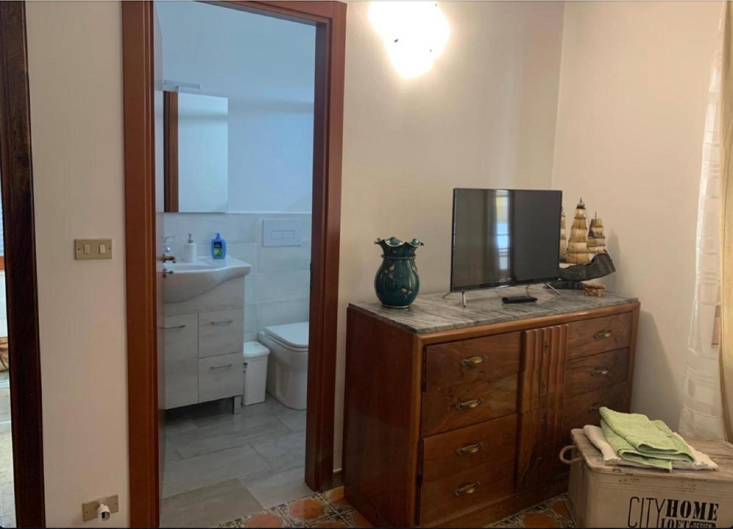 Three-Bedroom Vacation Home  photo 1