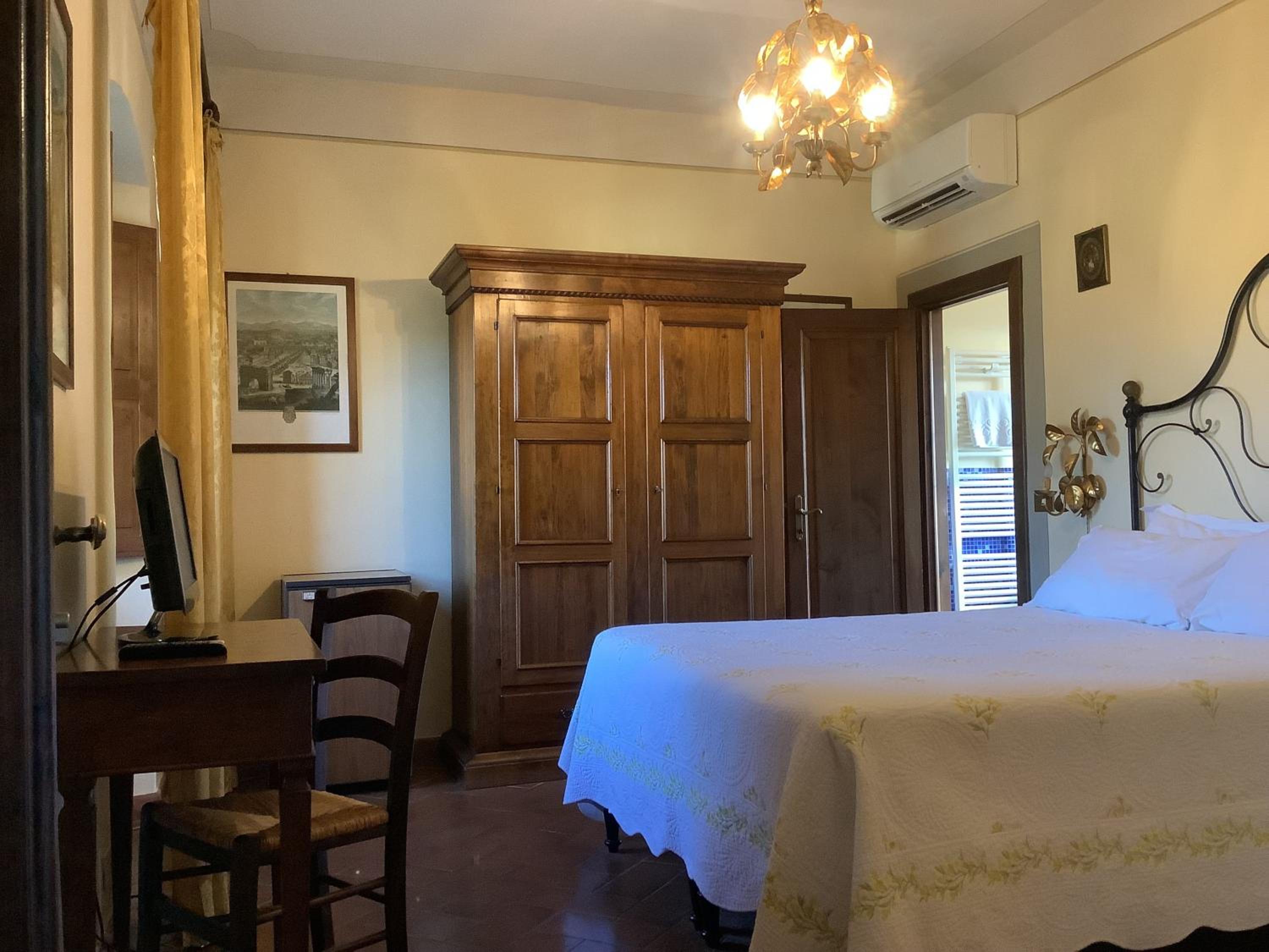 Classic Double Room photo 1