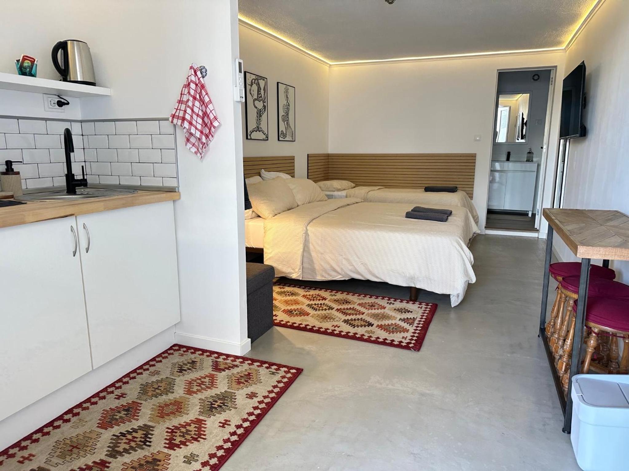 Triple Room with Private Bathroom - Photo 8