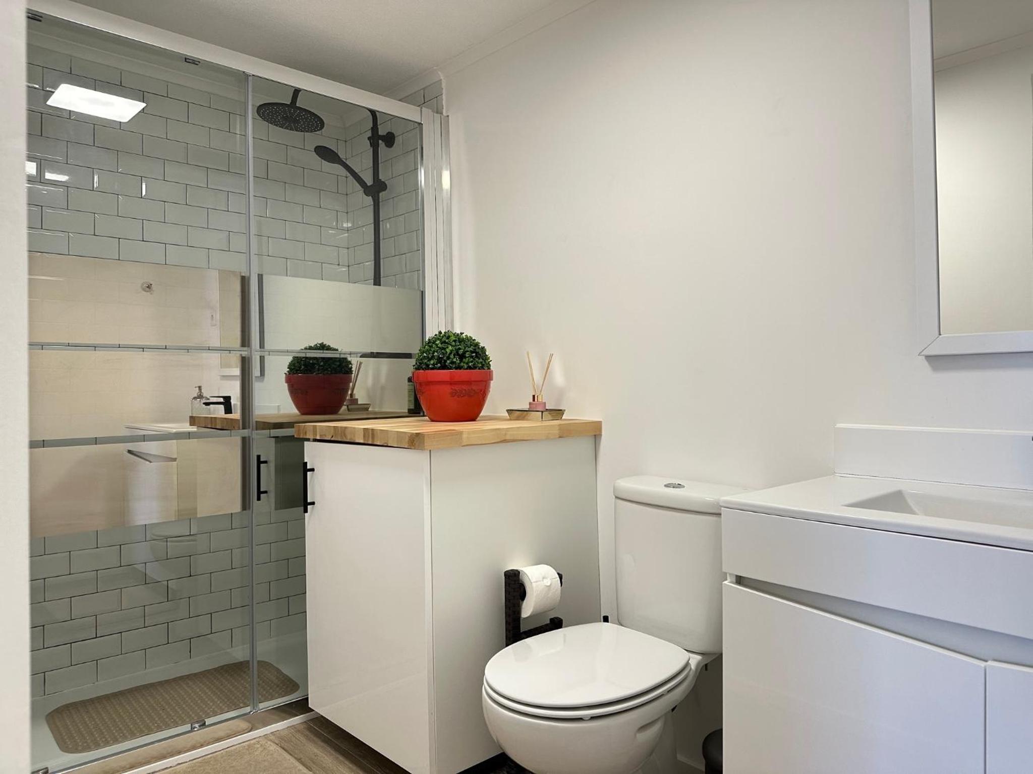 Triple Room with Private Bathroom - Photo 11