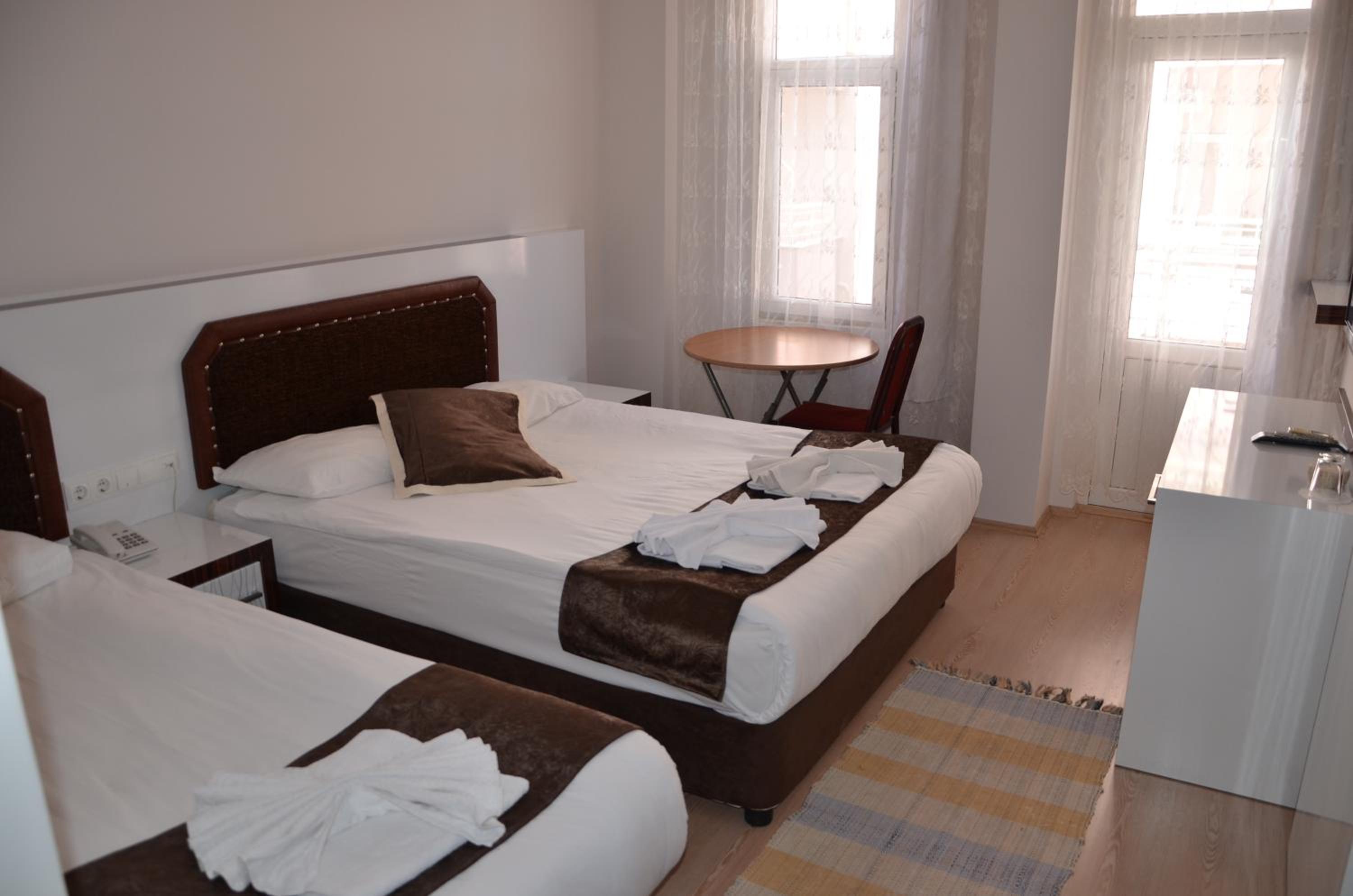 Standard Double or Twin Room photo 3