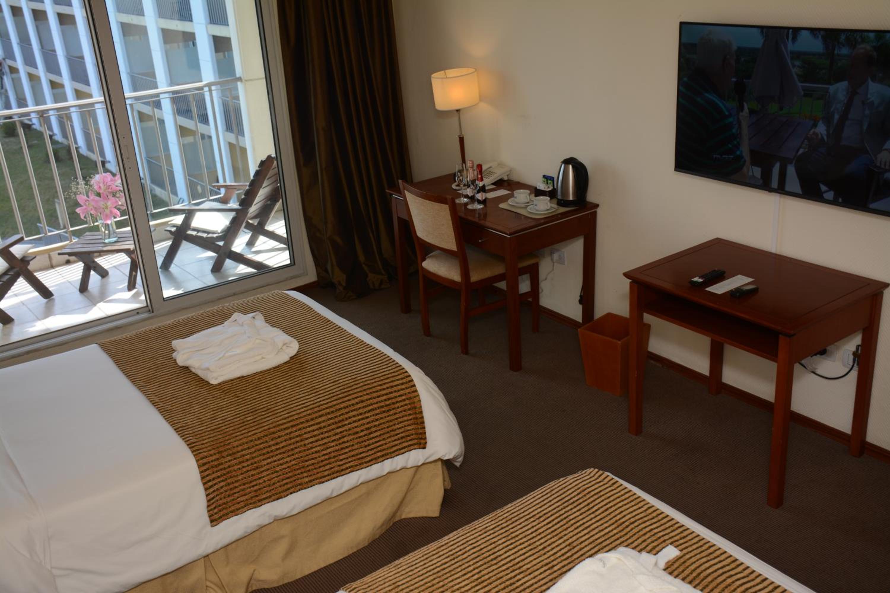 Deluxe Twin Room photo 3