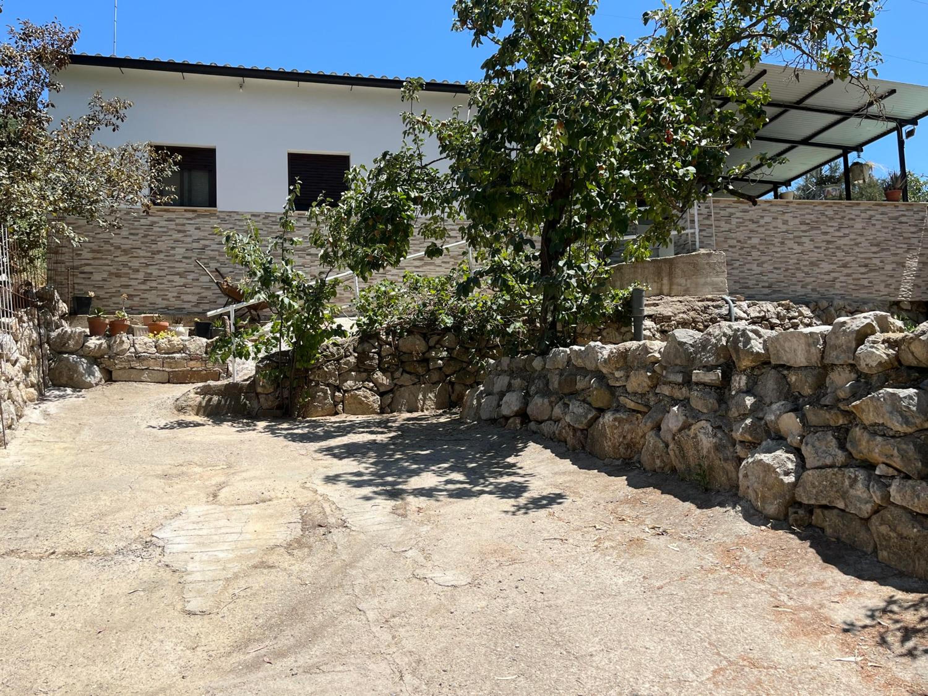Three-Bedroom House photo 3