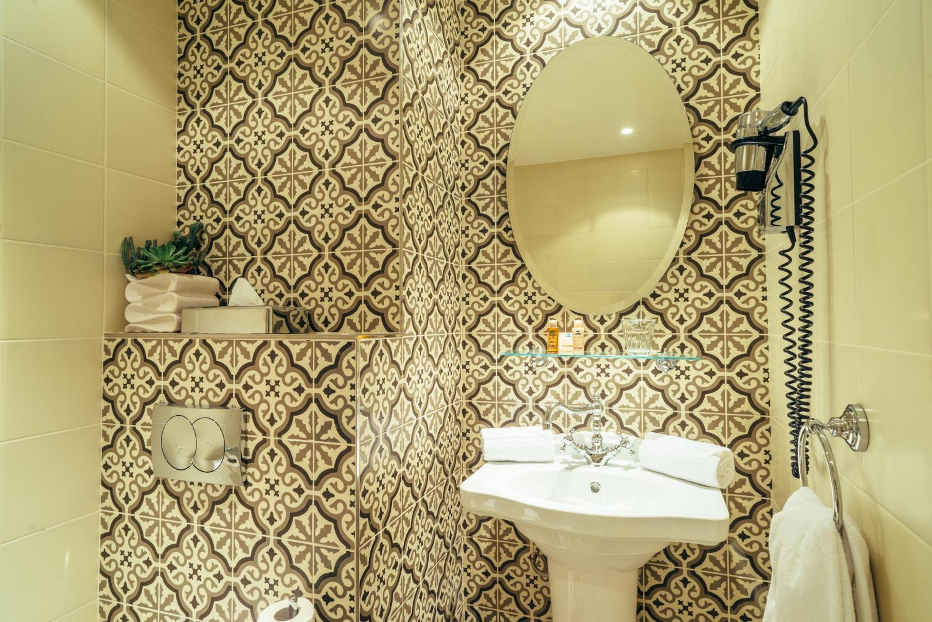 Classic Triple Room - Photo 10