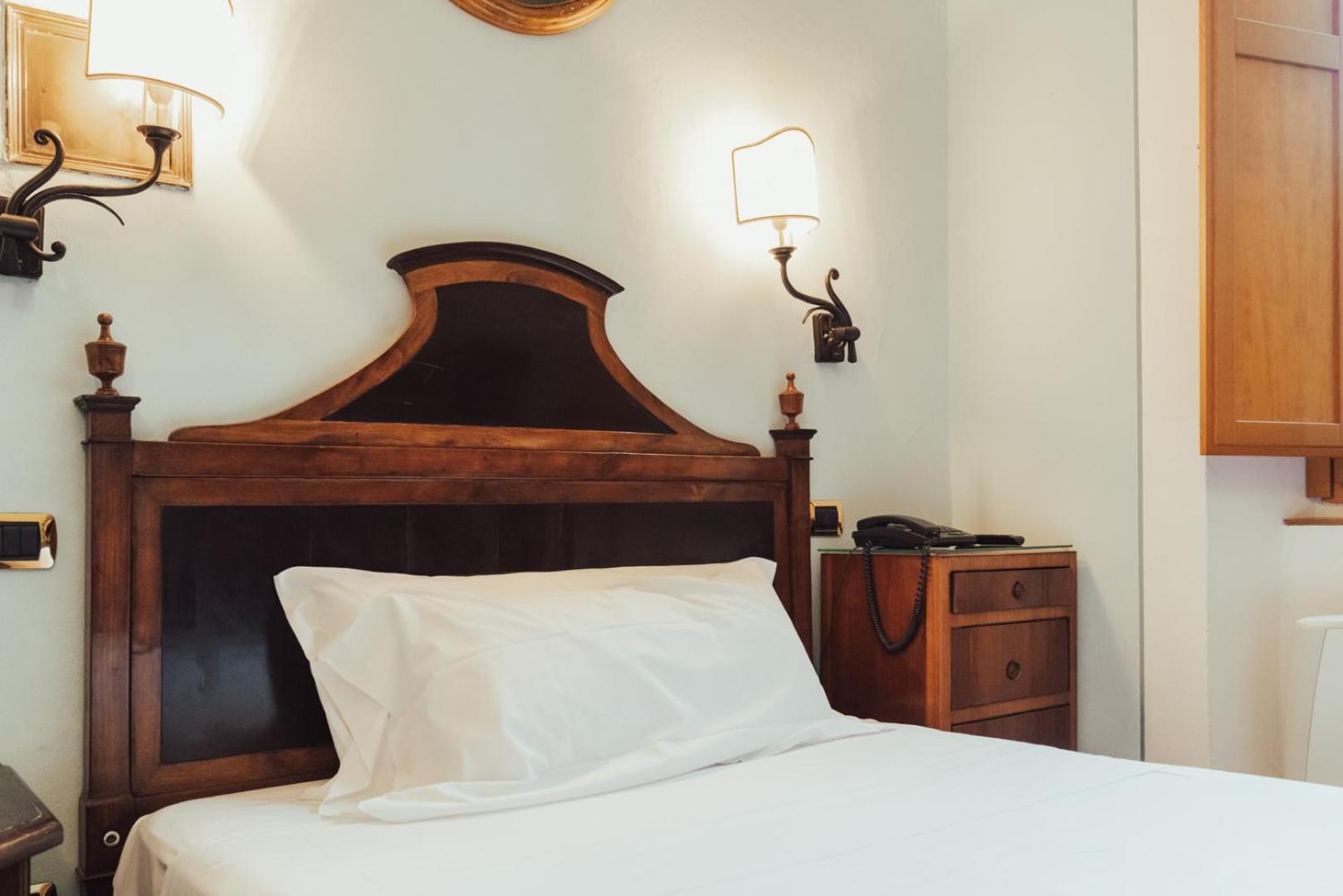 Single Room photo 3