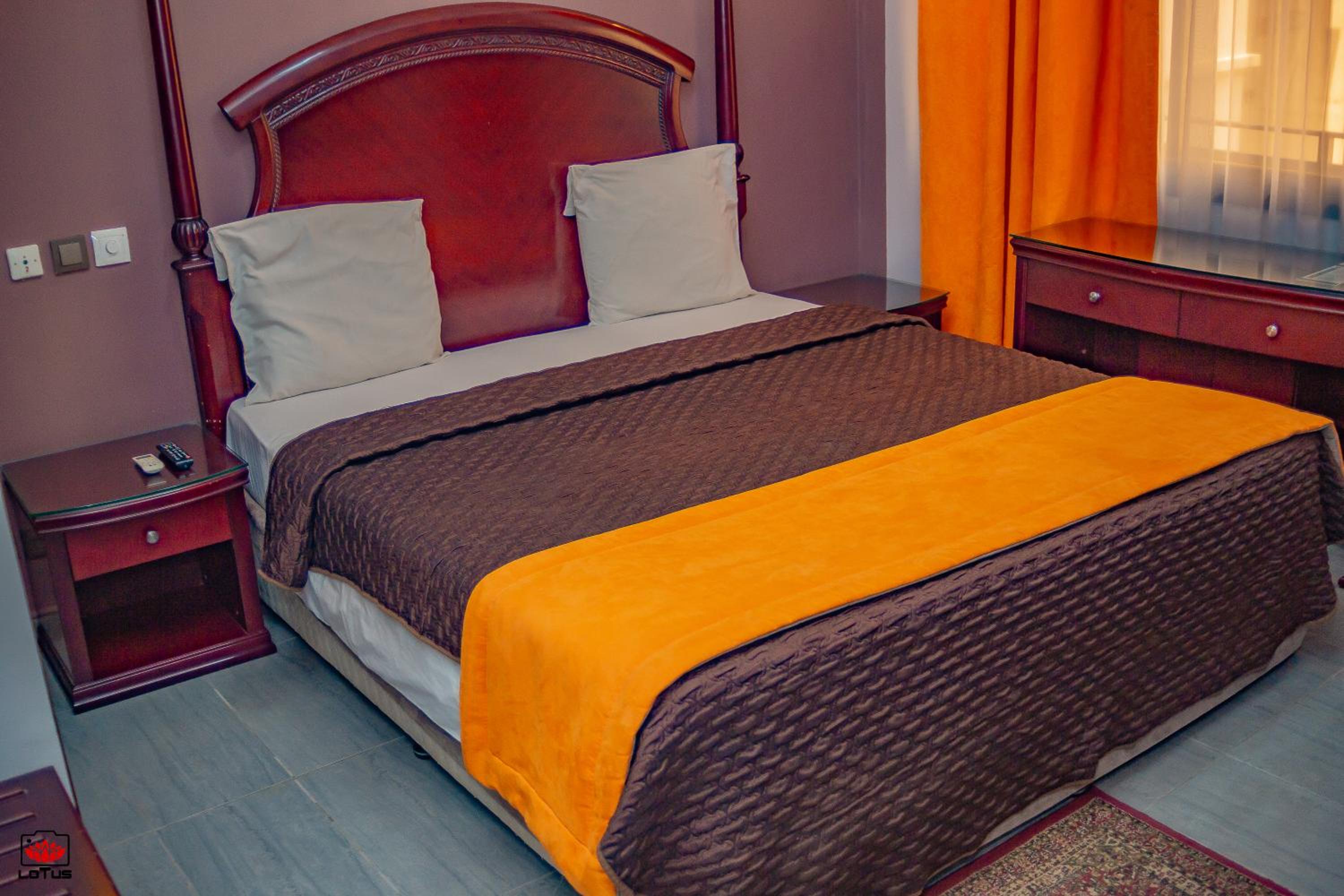 Large Double Room photo 3