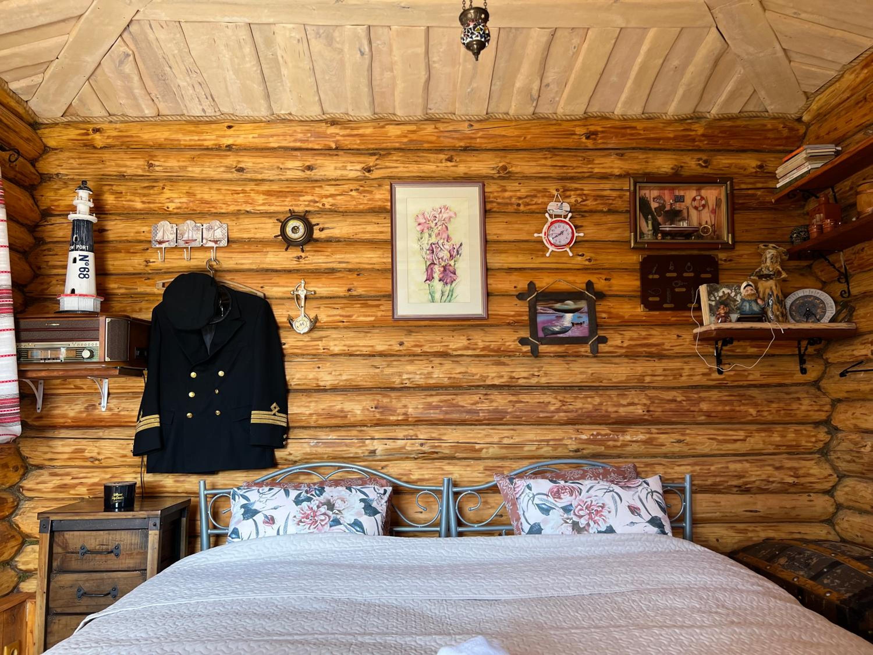 One-Bedroom House photo 1