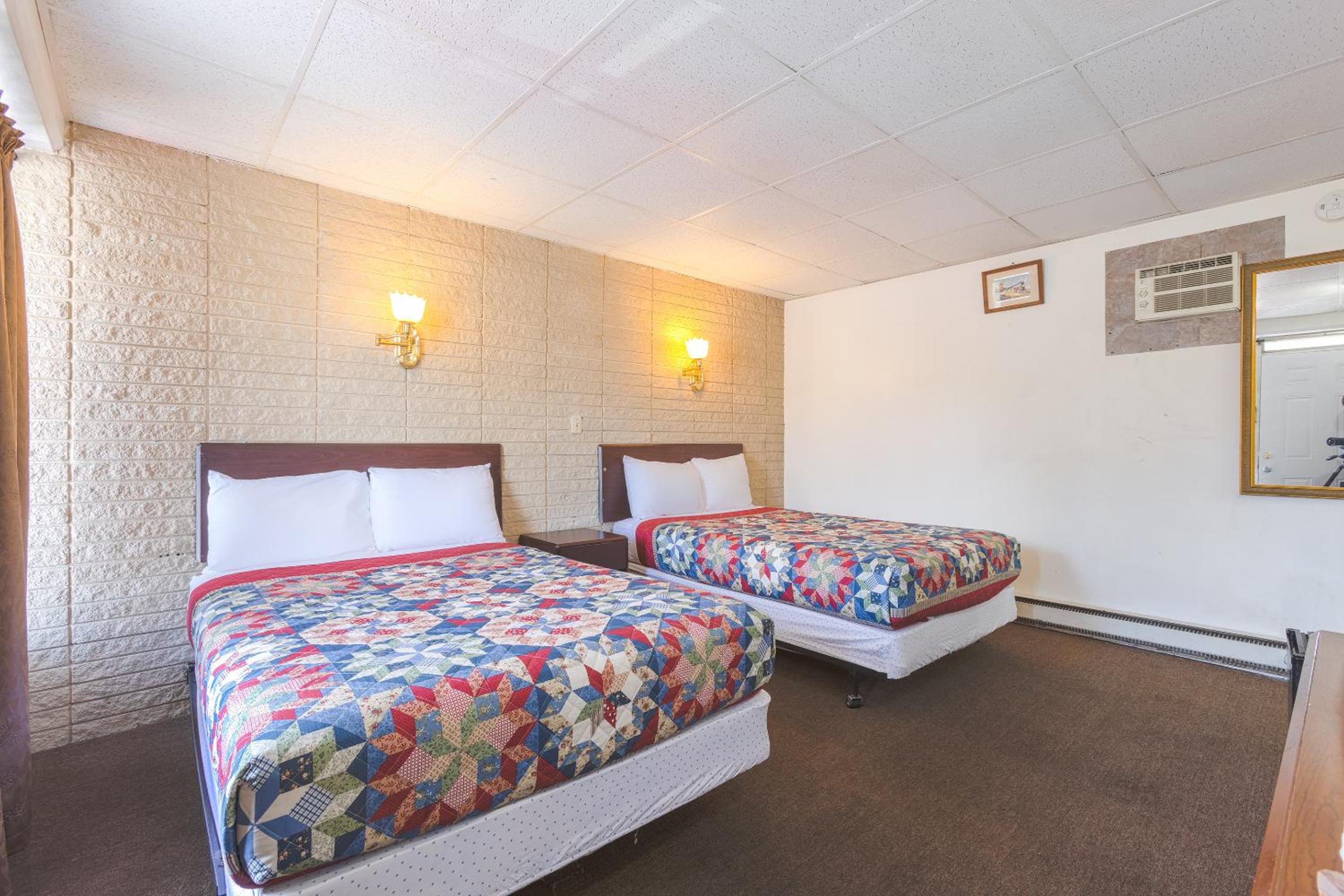 Double Room with Two Double Beds - Photo 1