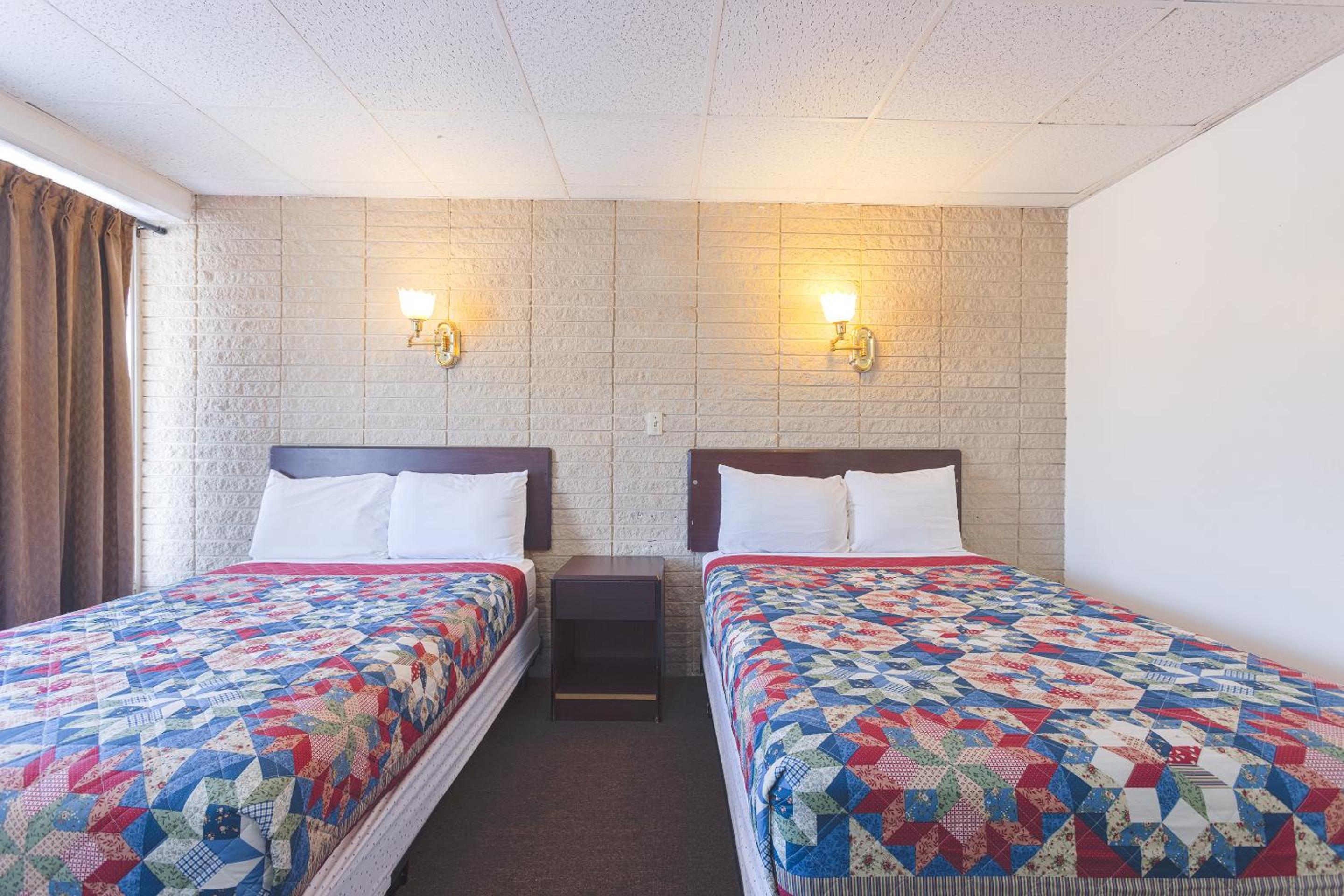 Double Room with Two Double Beds - Photo 4