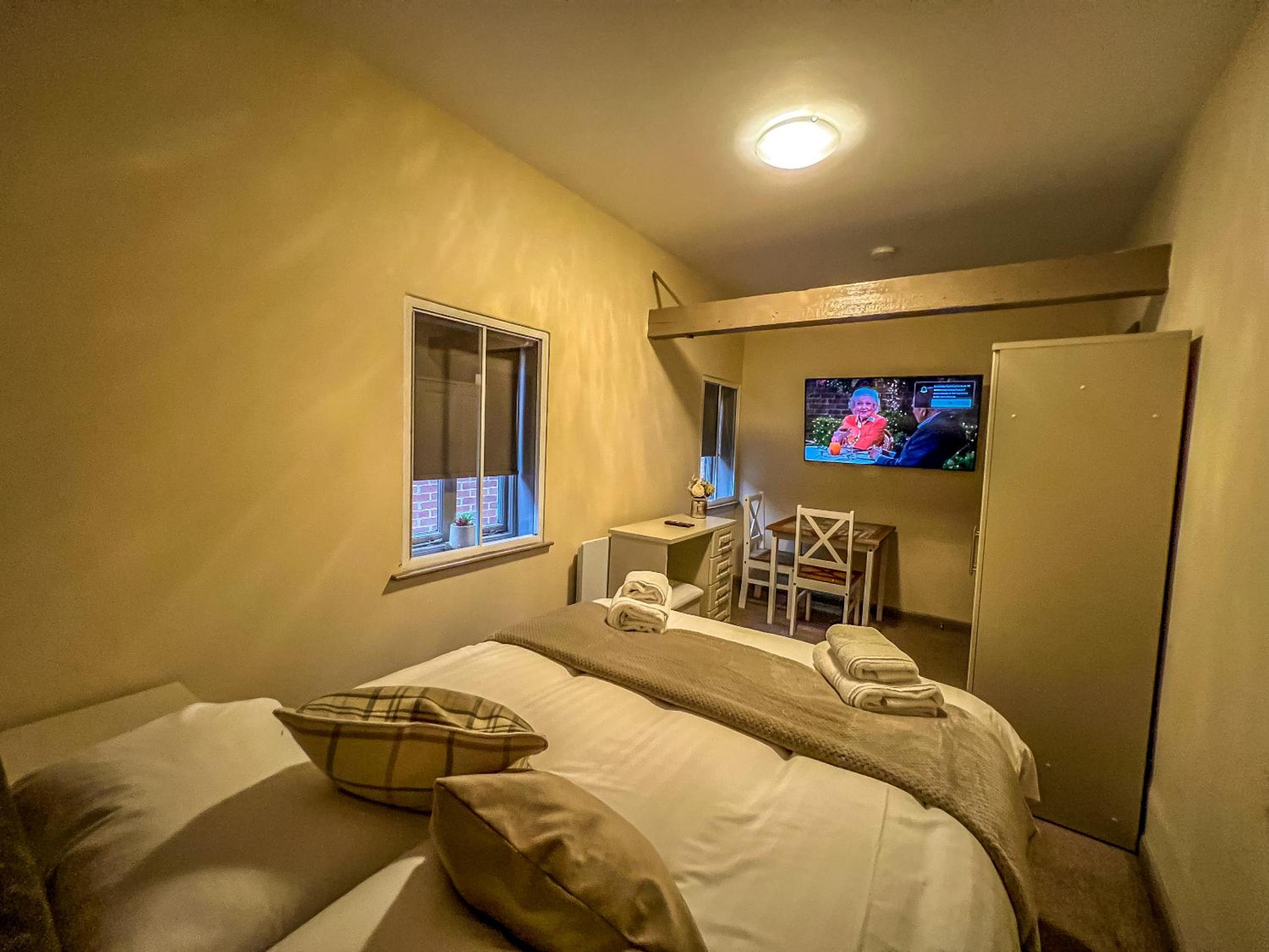Two-Bedroom Apartment - Photo 4