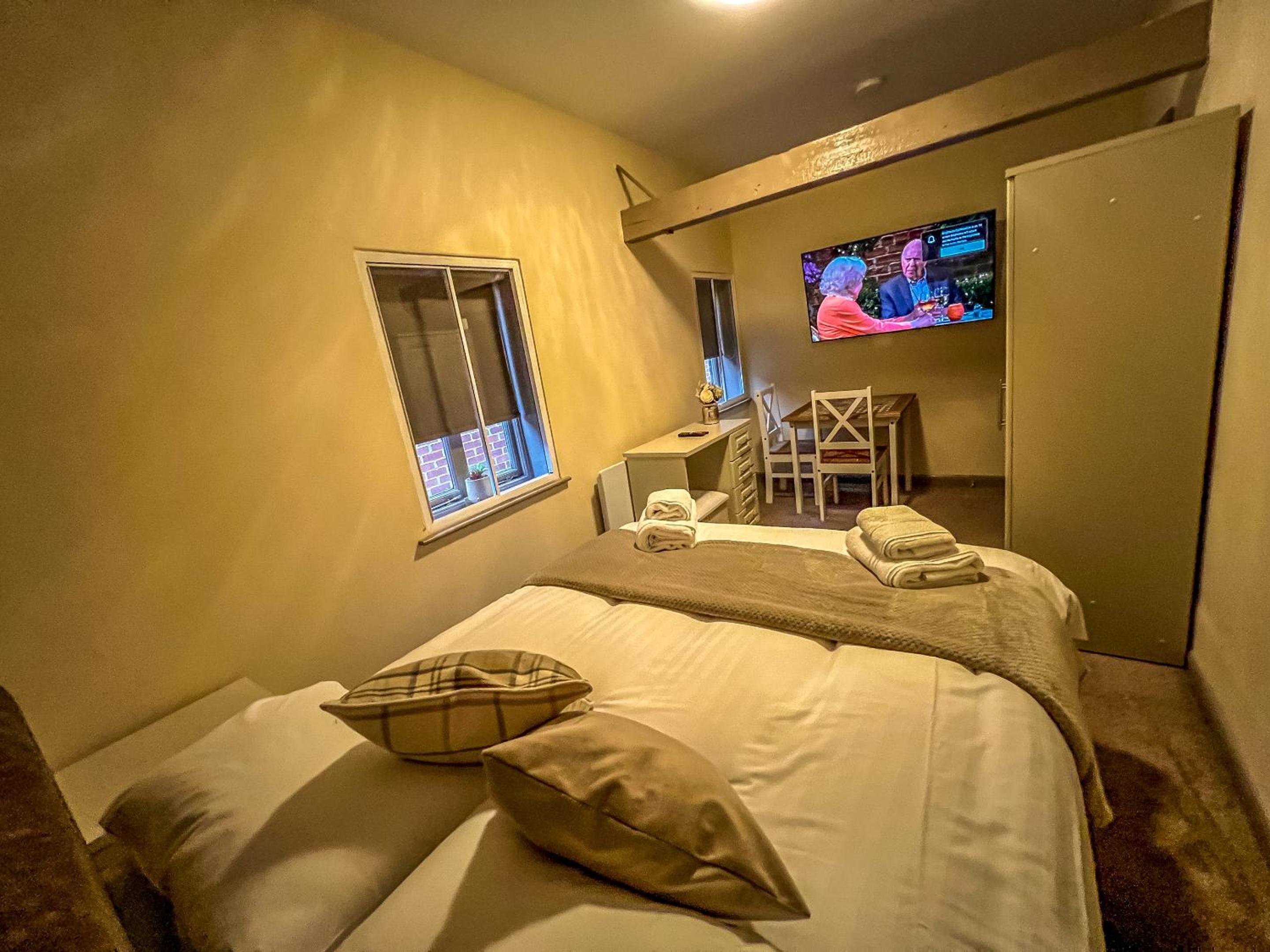 Two-Bedroom Apartment - Photo 6
