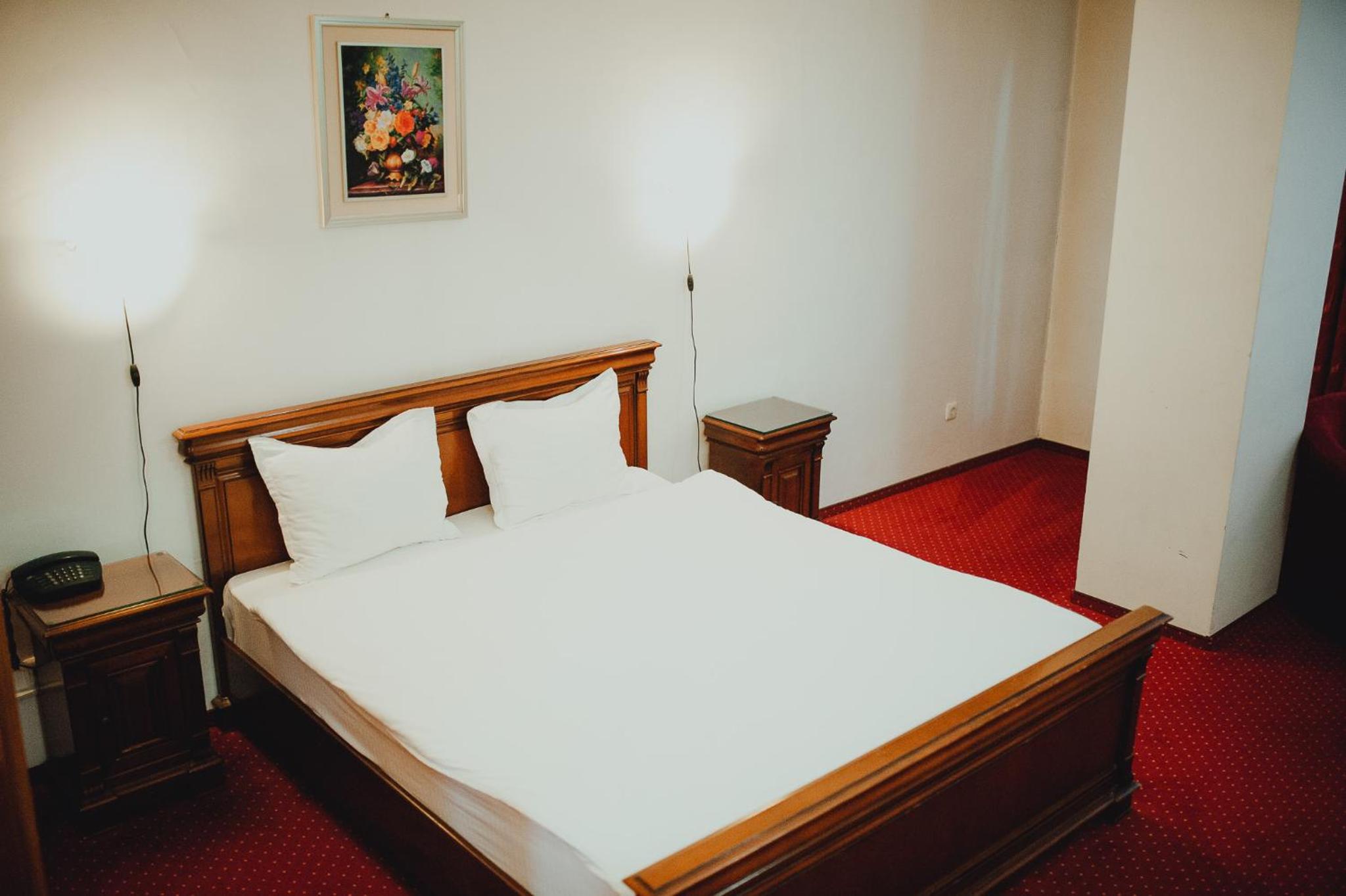 Standard Double Room - Photo 10