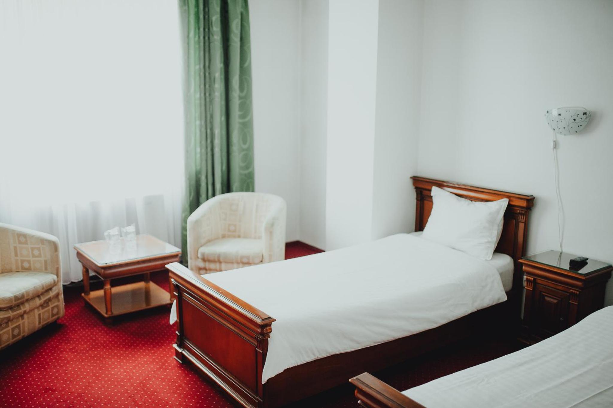 Standard Twin Room - Photo 20