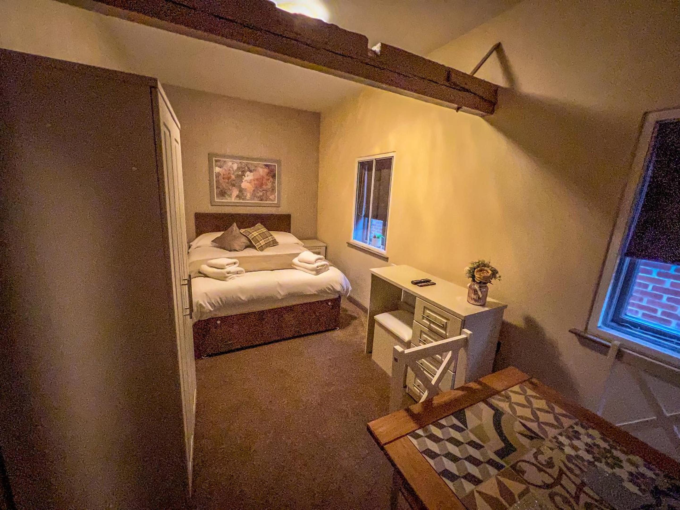 Two-Bedroom Apartment - Photo 2