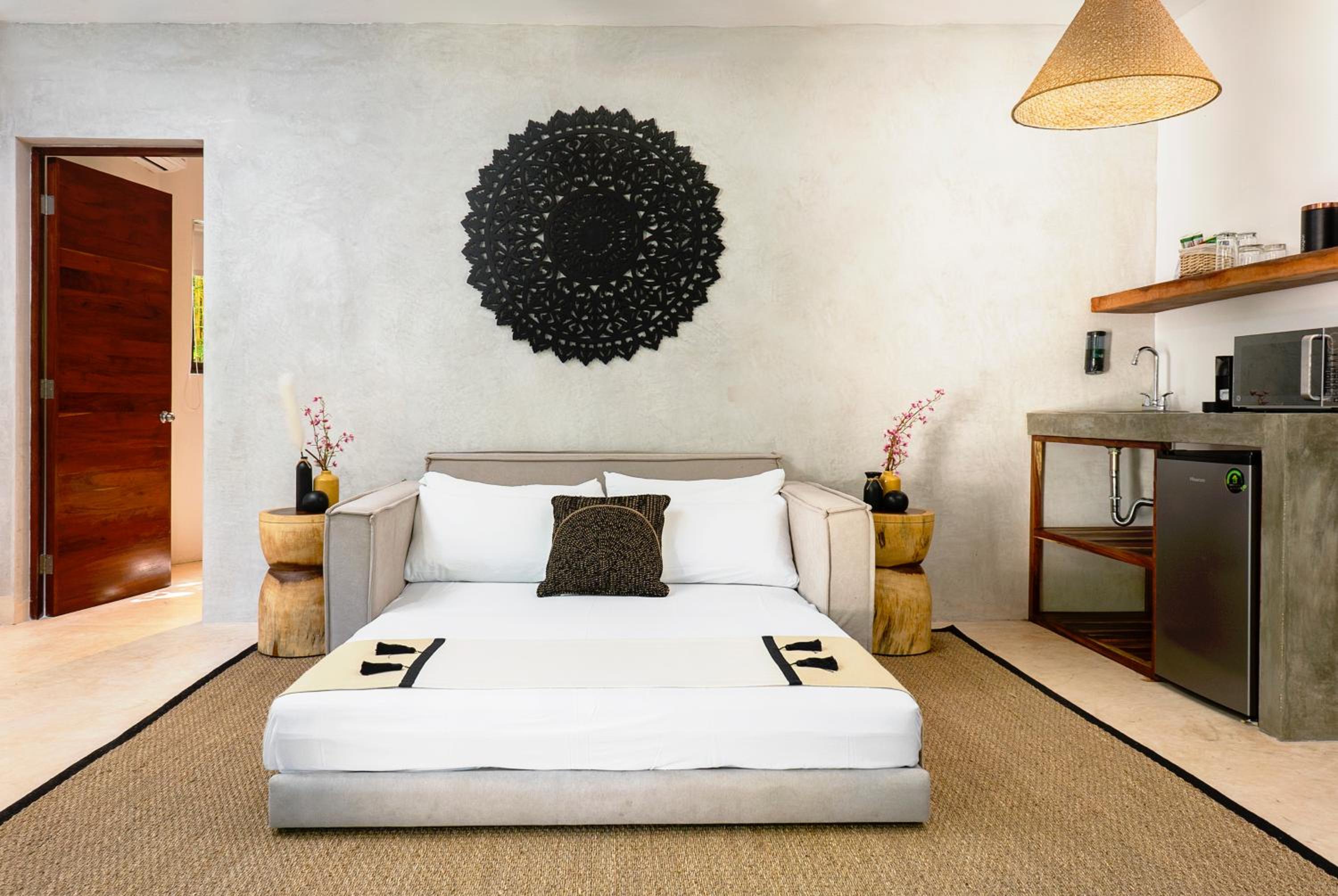 Standard Double Suite - Photo 8