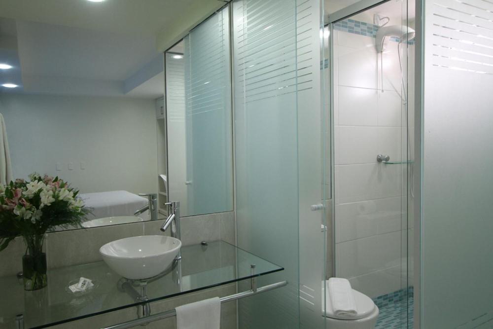 Suite - Photo 14
