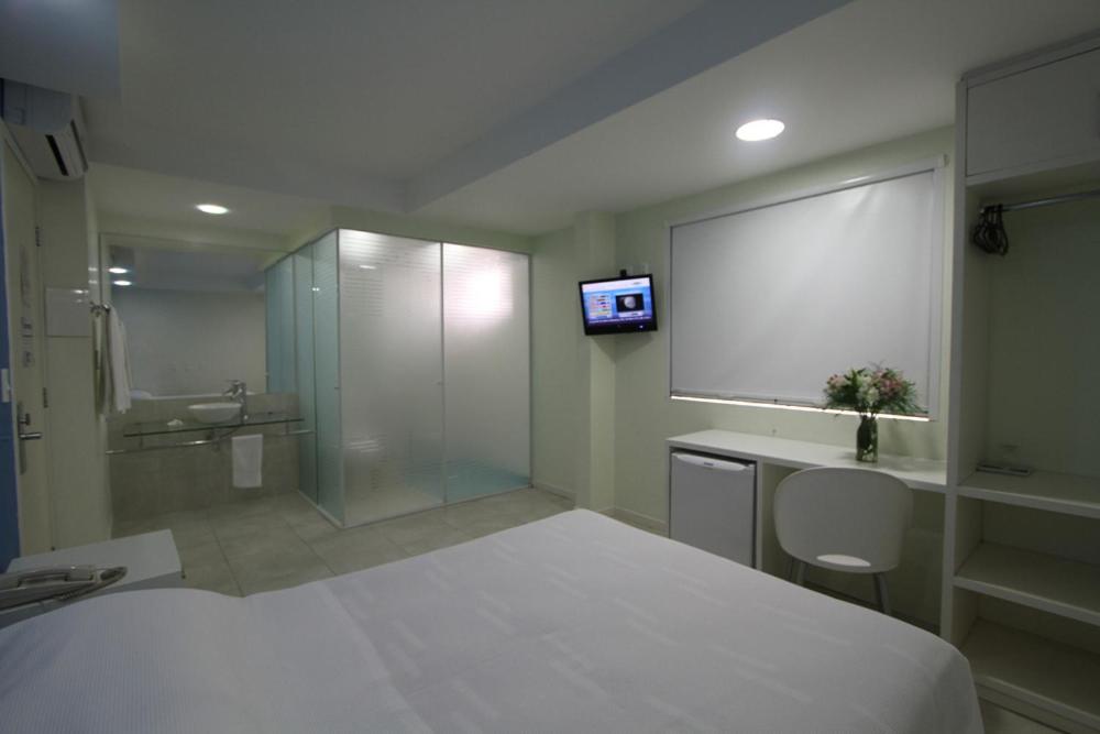 Suite - Photo 11