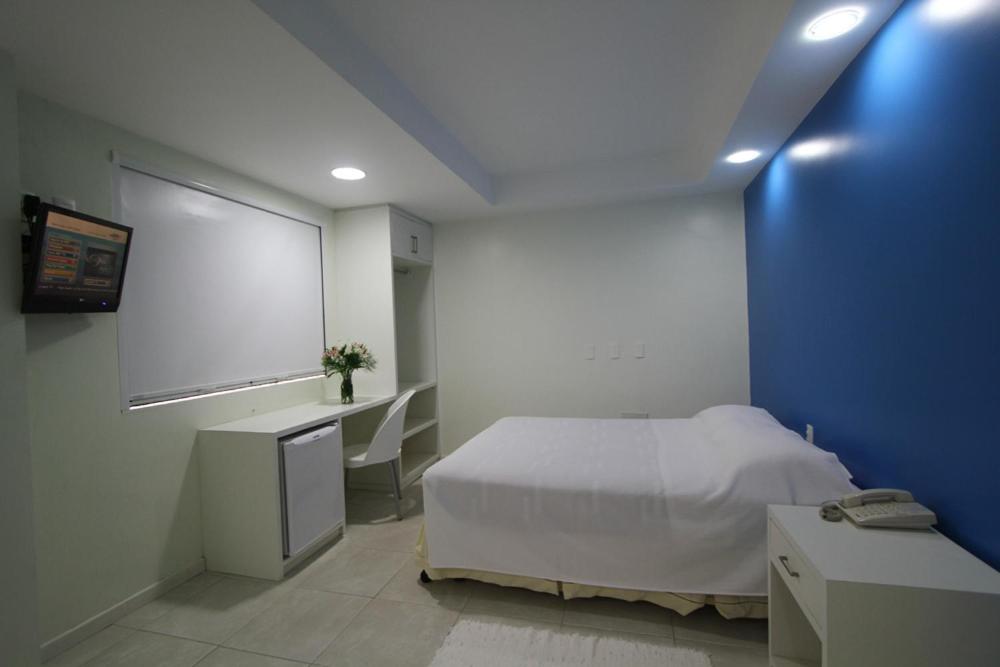 Suite - Photo 13