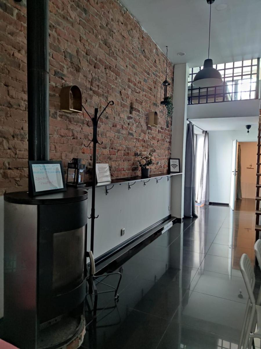 Studio Apartment - Photo 1