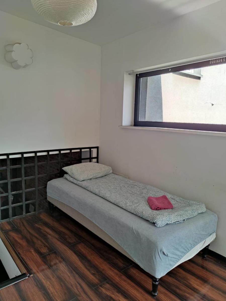 Studio Apartment - Photo 2