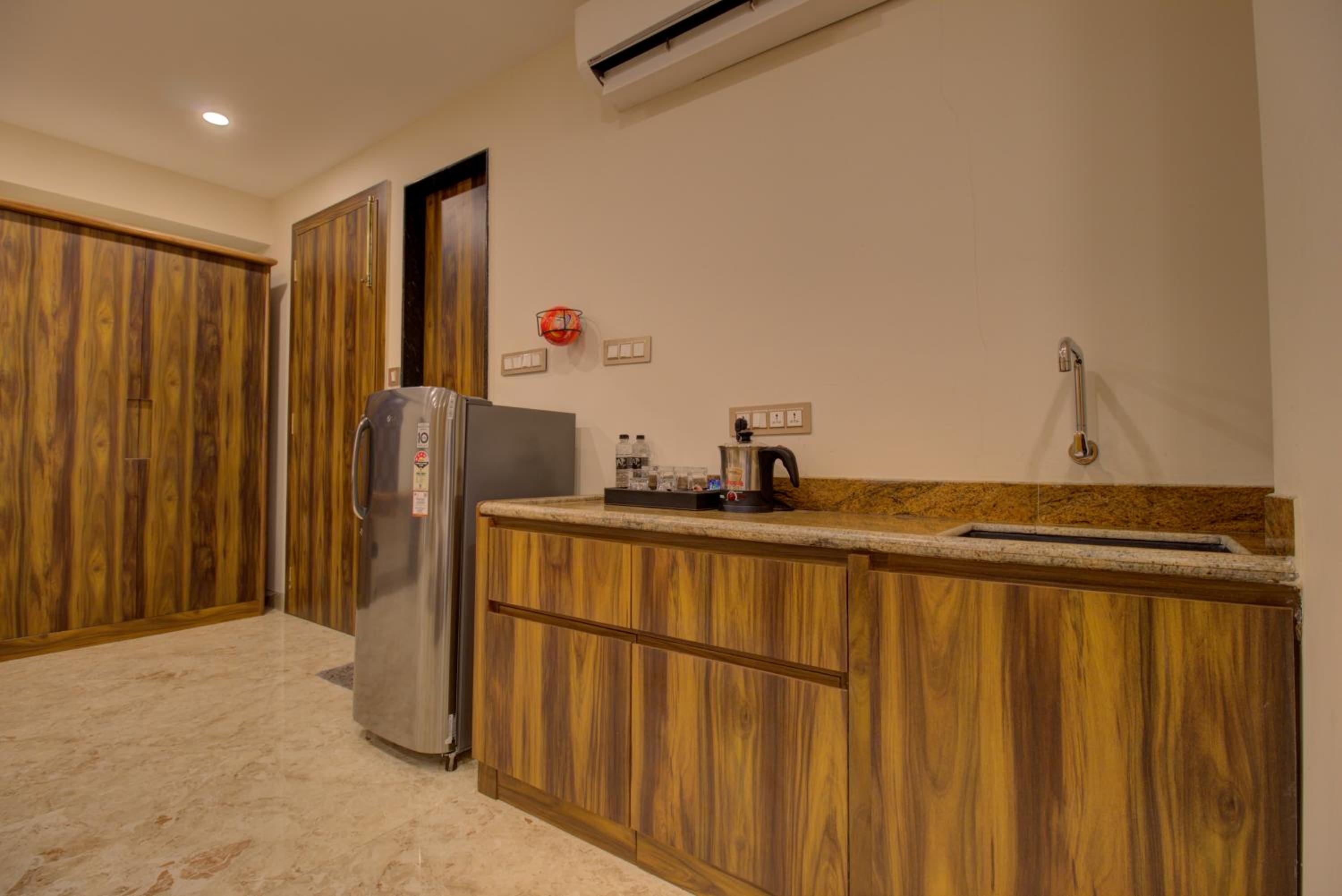 Family Room - Photo 8