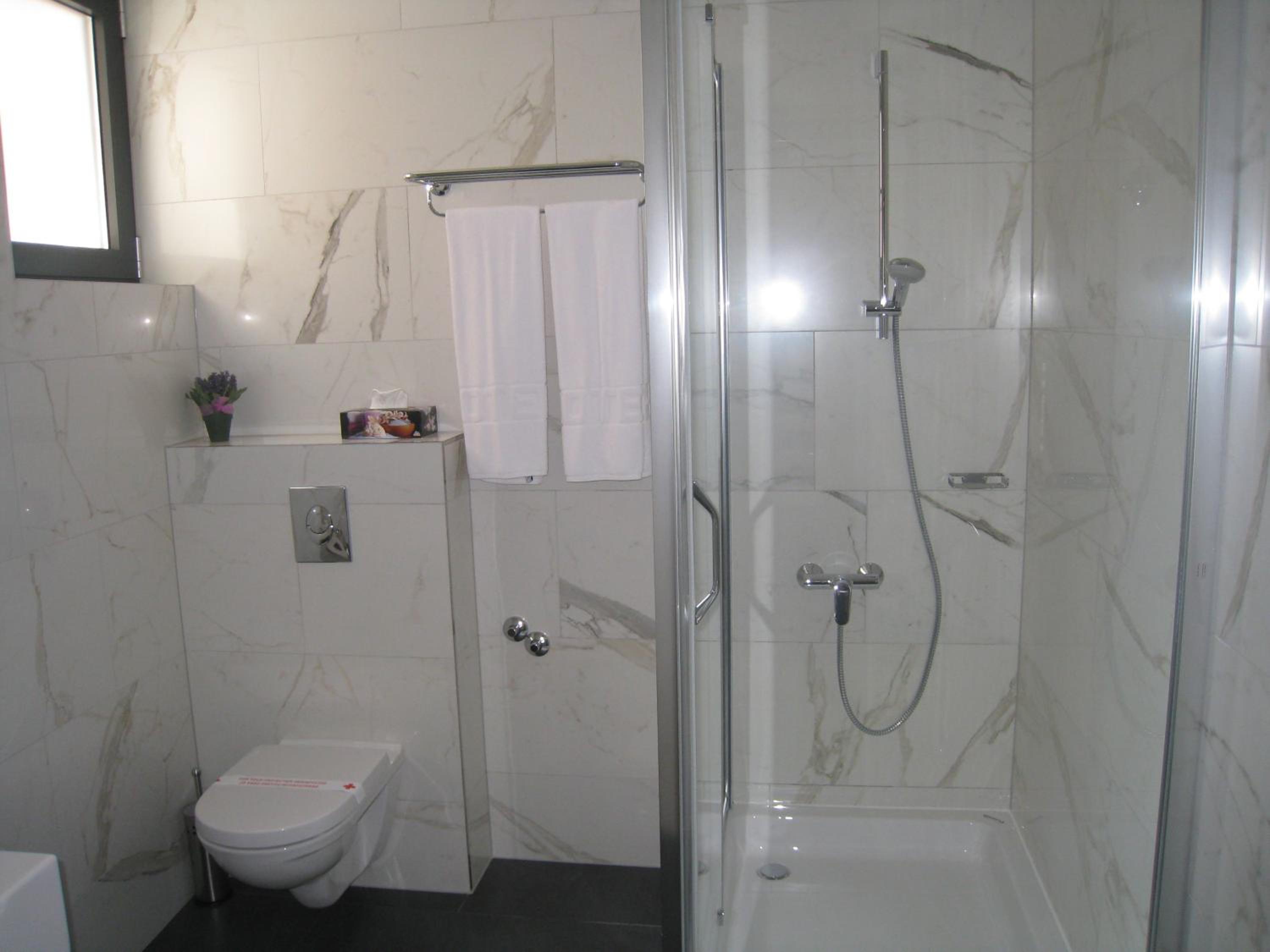 Double or Twin Room photo 3