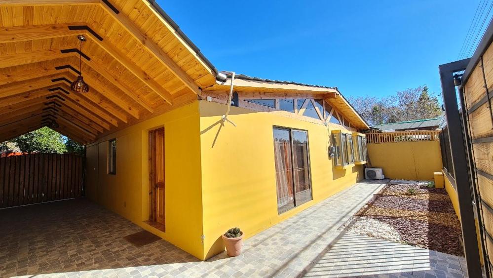 Three-Bedroom House photo 3