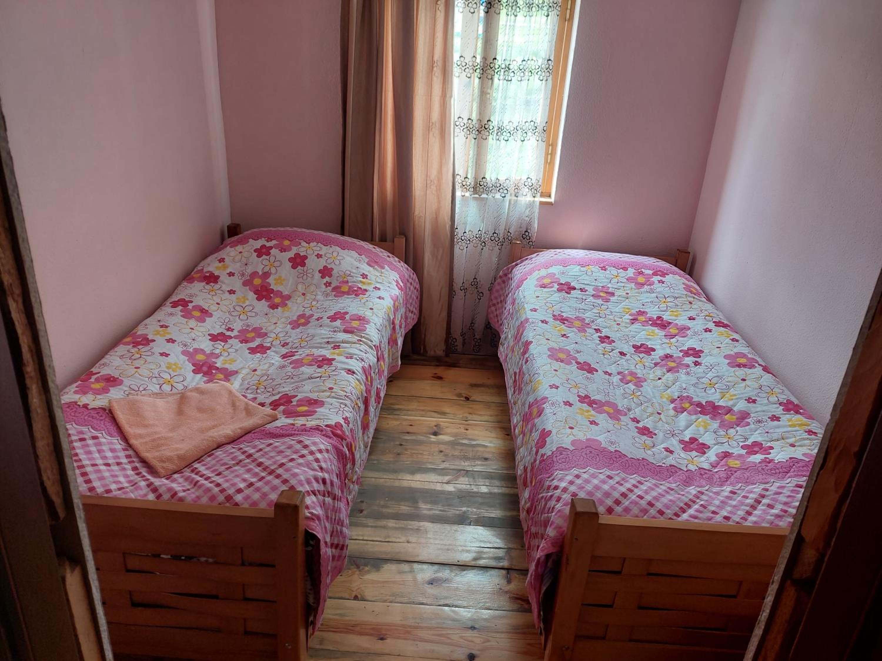 Twin Room with Shared Bathroom photo 1