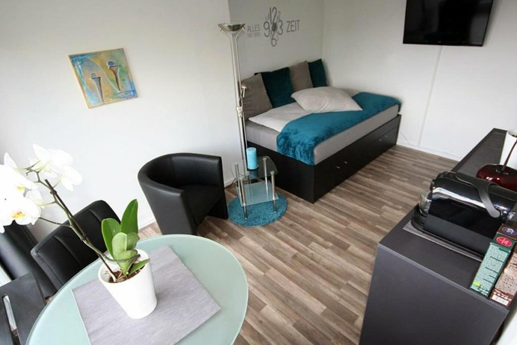 One-Bedroom Apartment photo 1