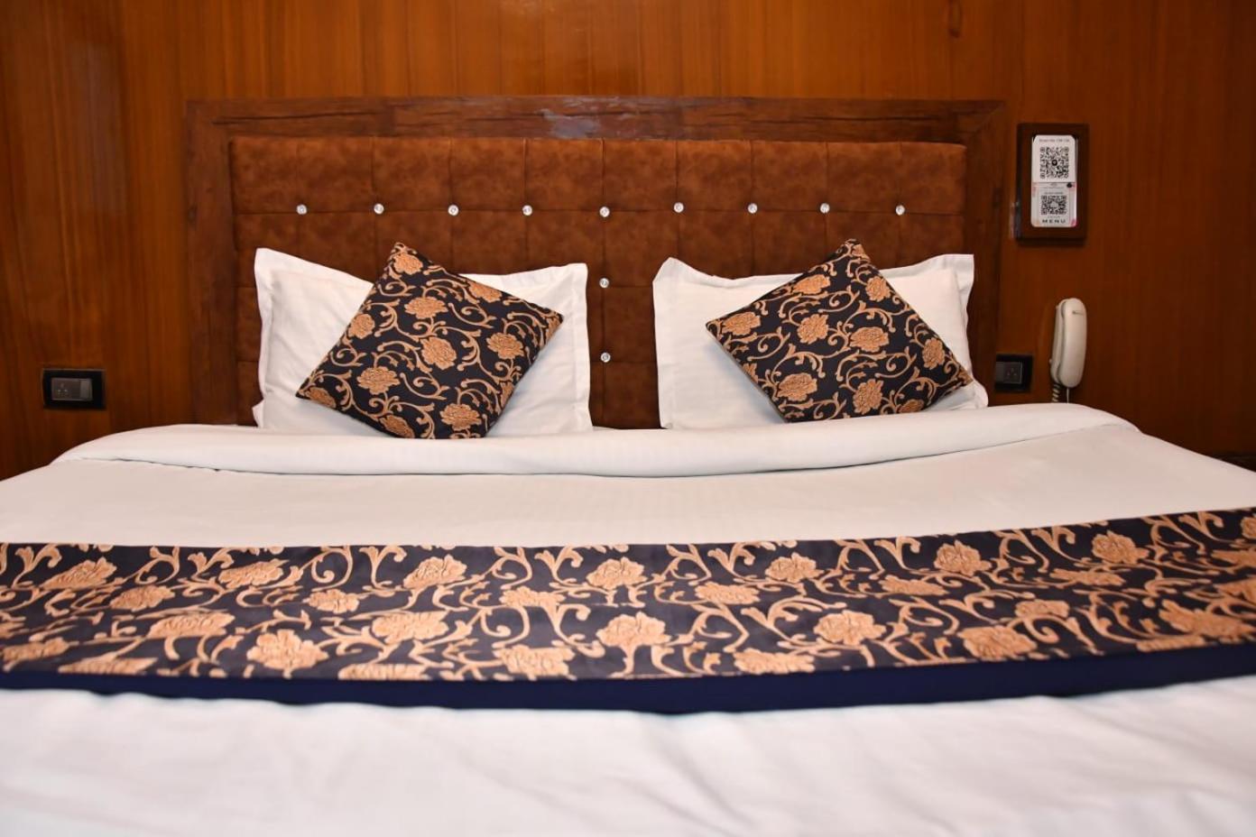 Deluxe Double Room photo 2