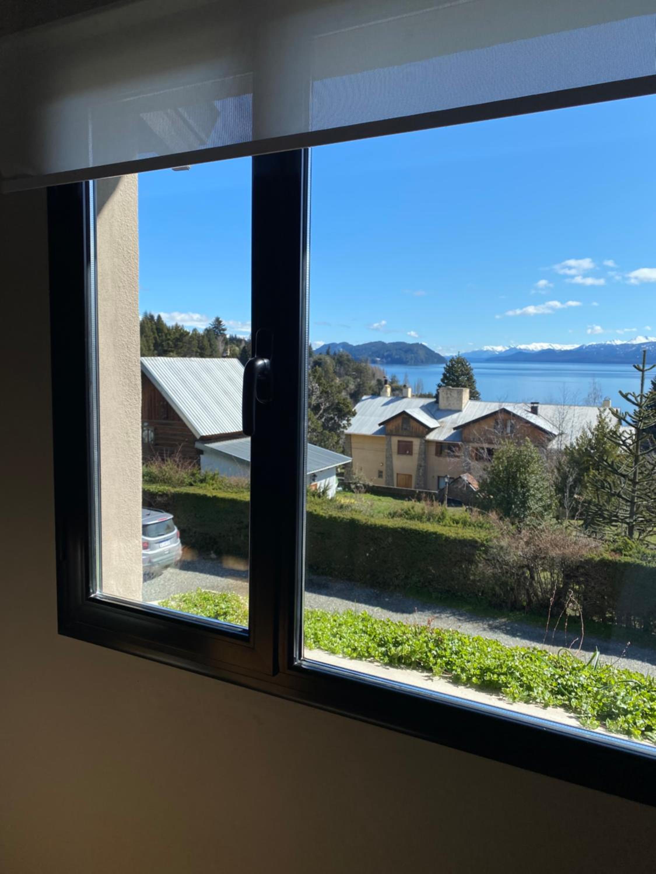 Apartment with Lake View photo 3