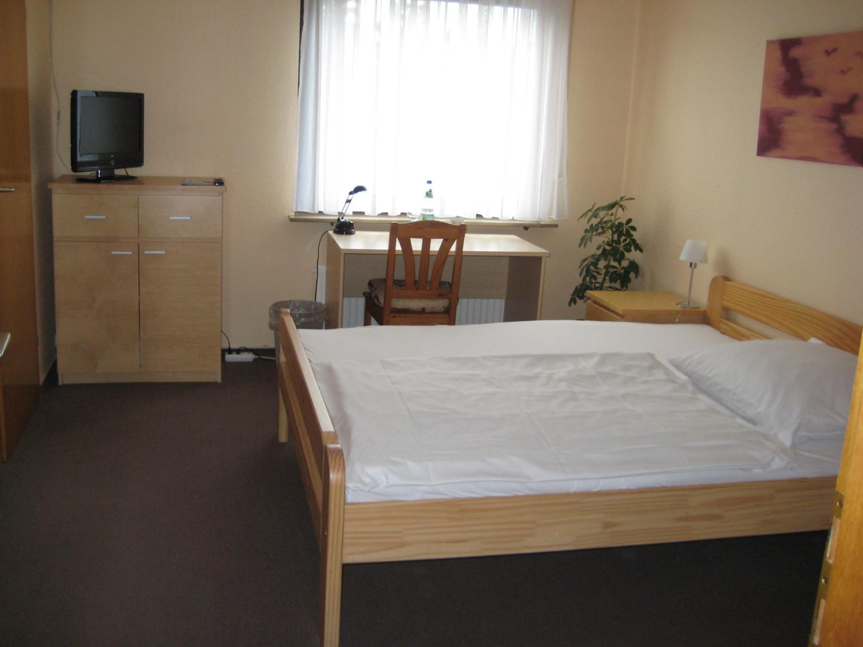 Double or Twin Room - Photo 2