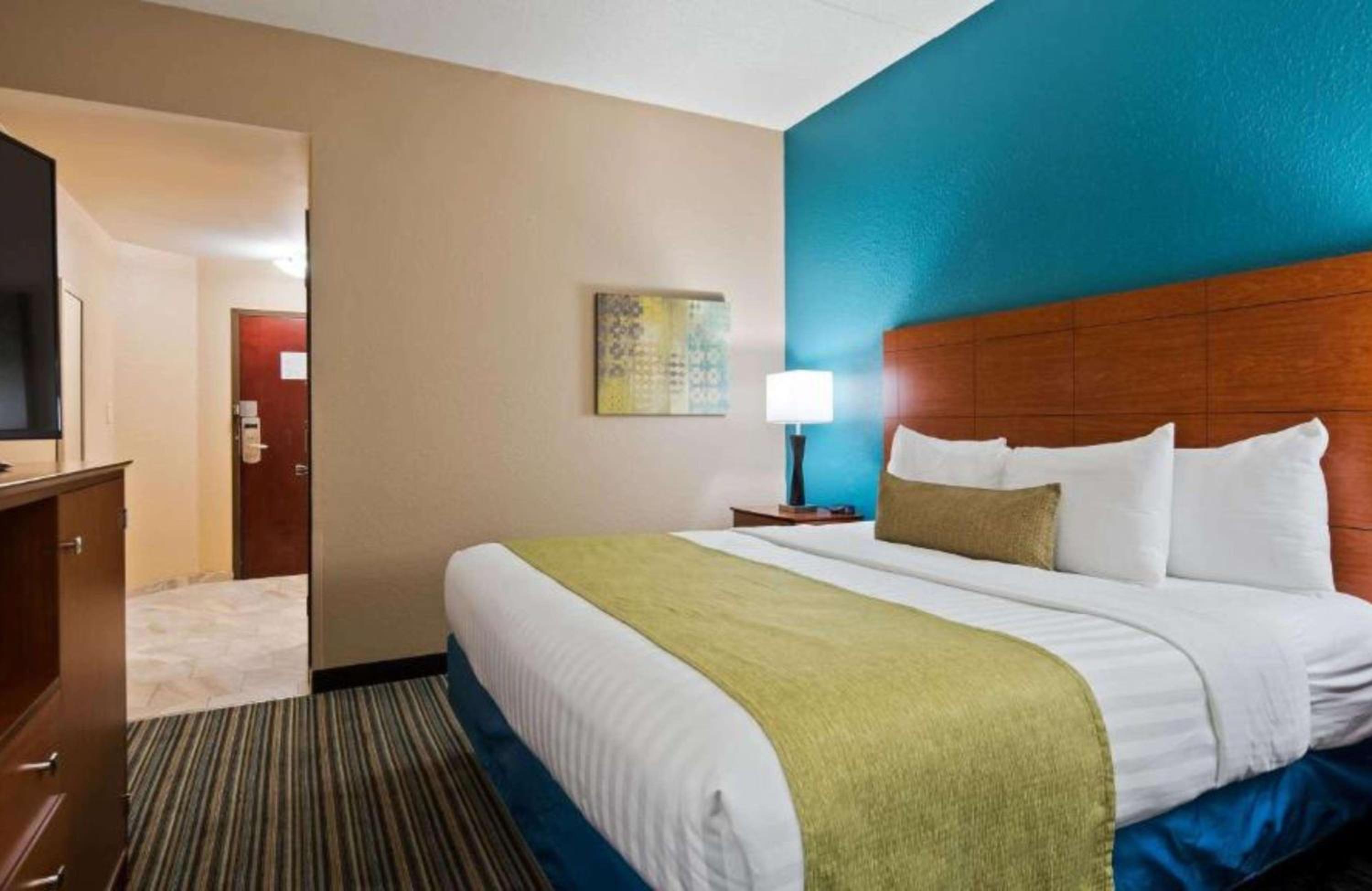 Queen Room - Disability Access - Photo 2