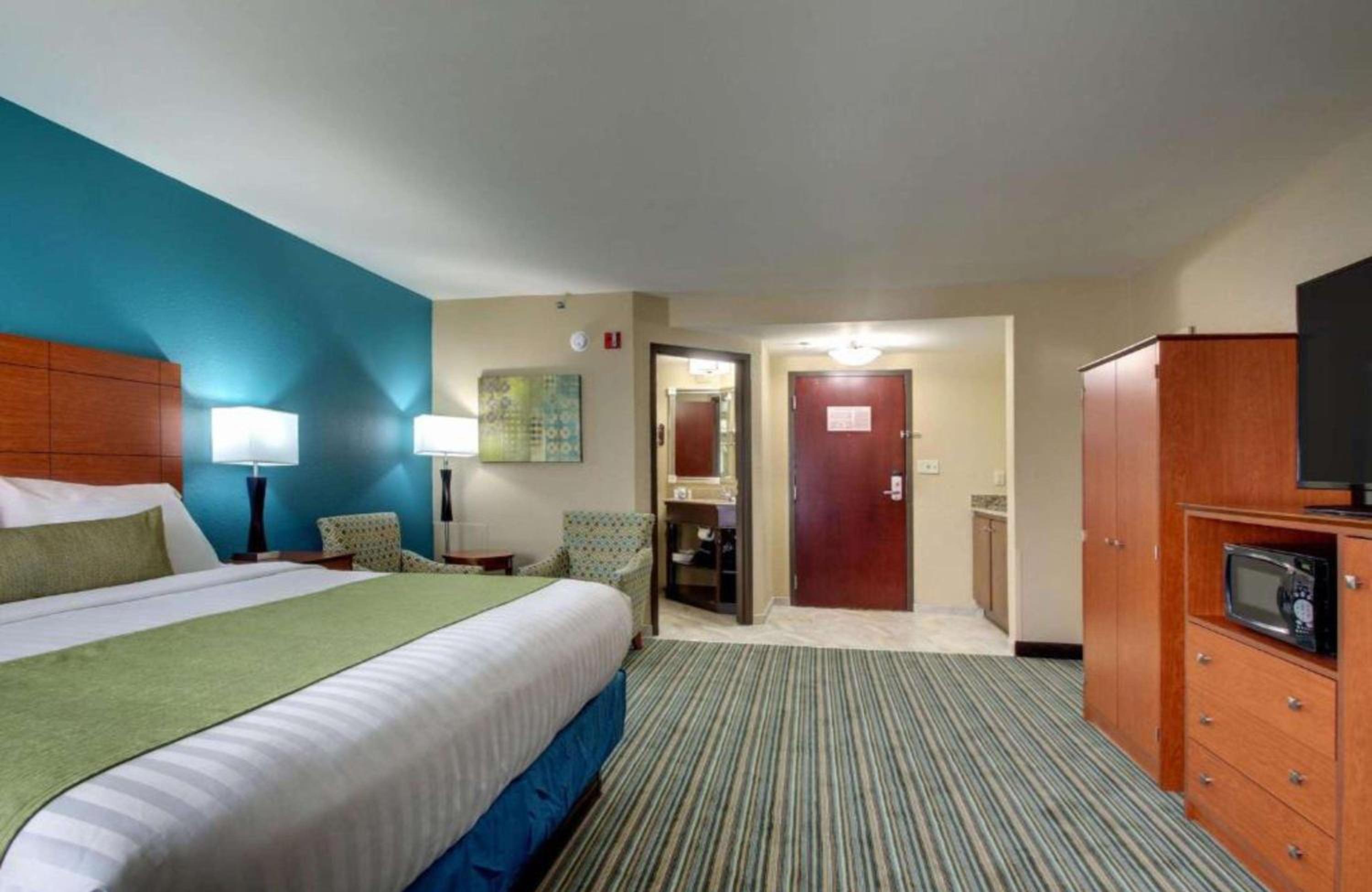 King Room - Non-Smoking photo 2