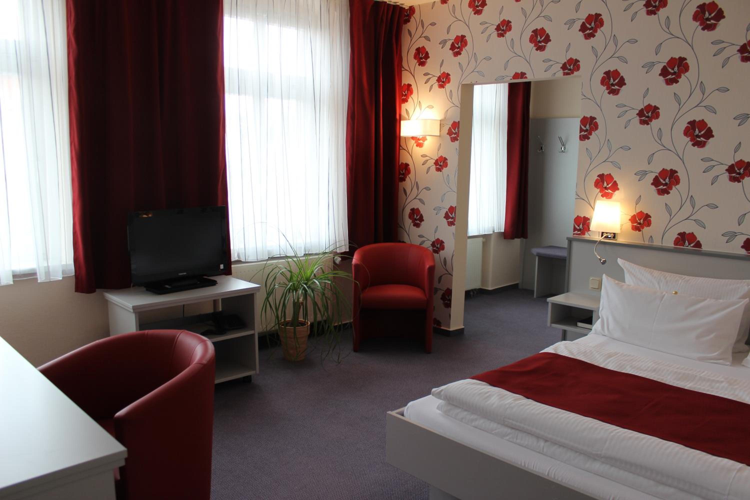 Large Double Room photo 3