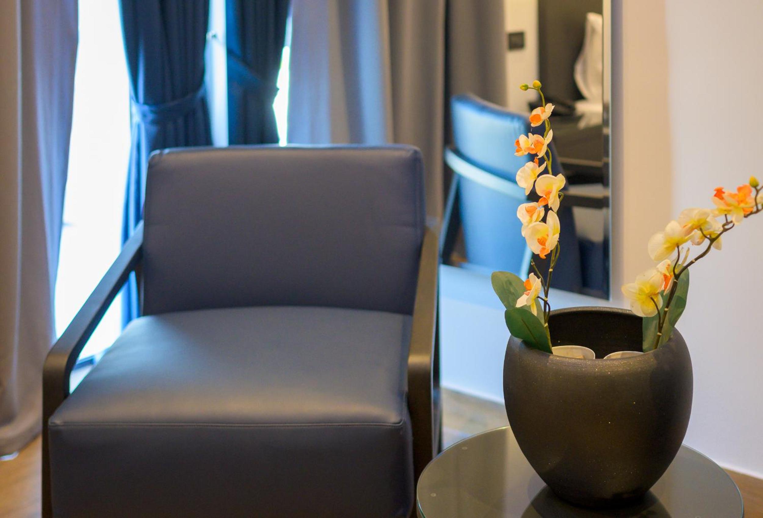 Deluxe Double Room with Balcony photo 3