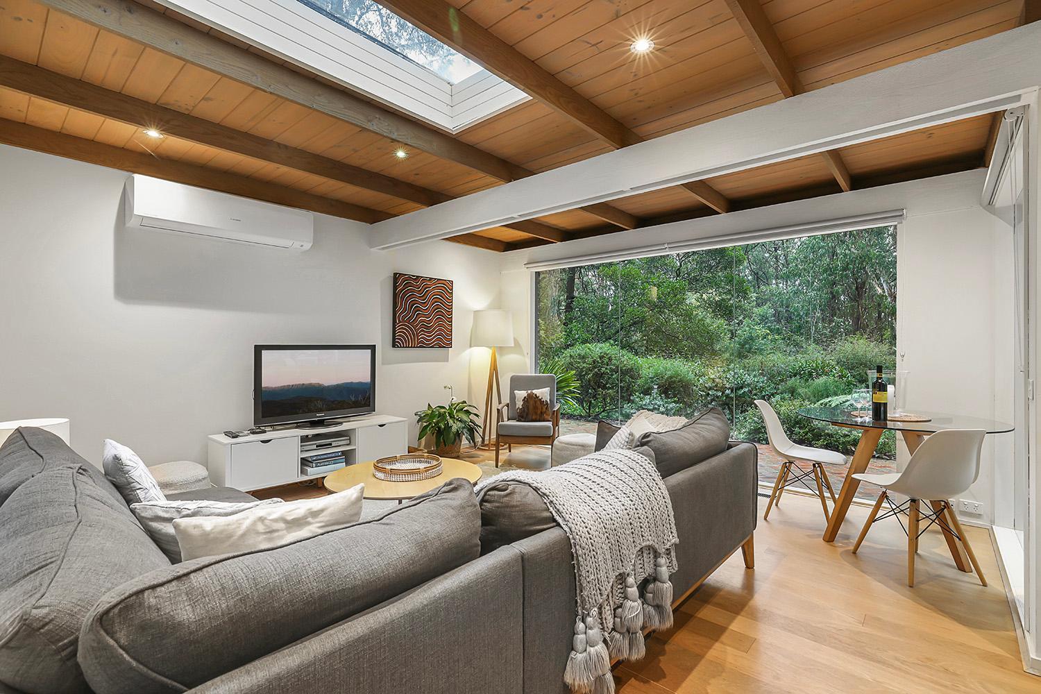 Three-Bedroom House photo 2