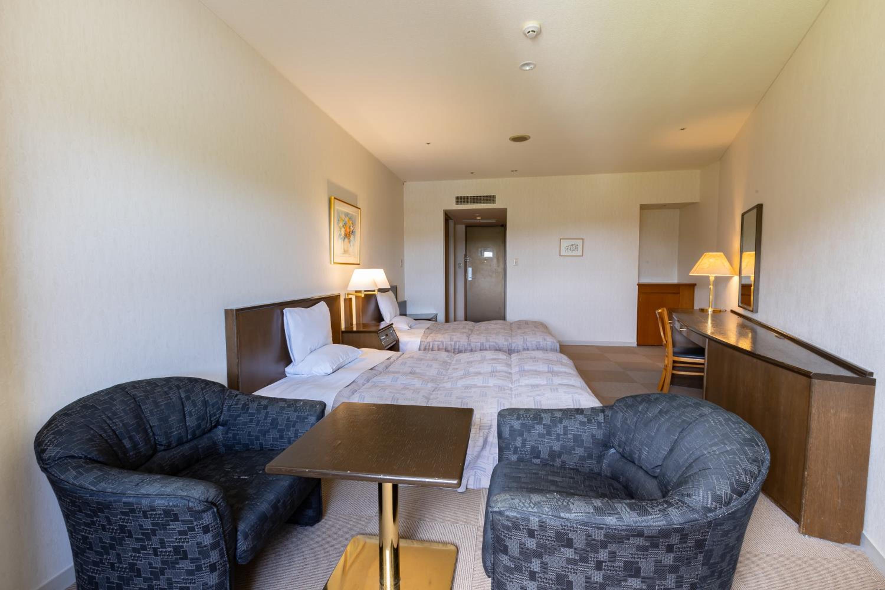 Standard Twin Room - Photo 3