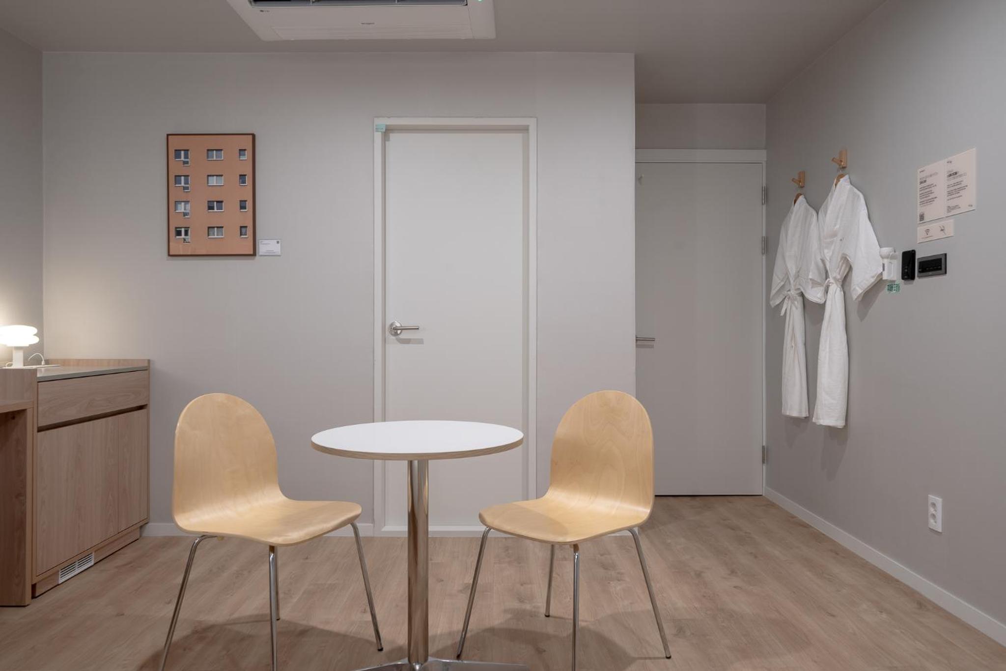 Standard Double Room - Photo 10