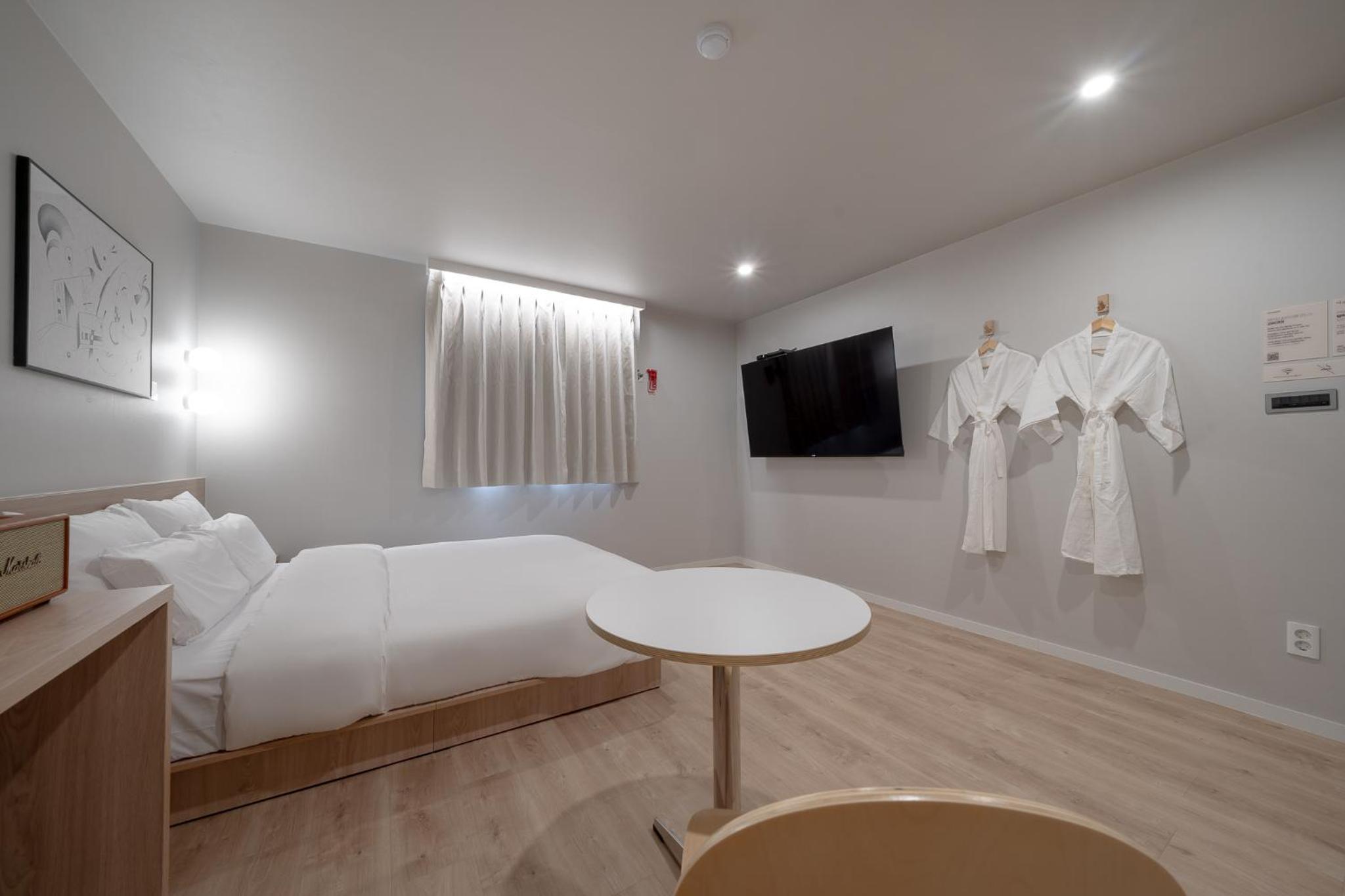 Standard Single Room - Photo 4